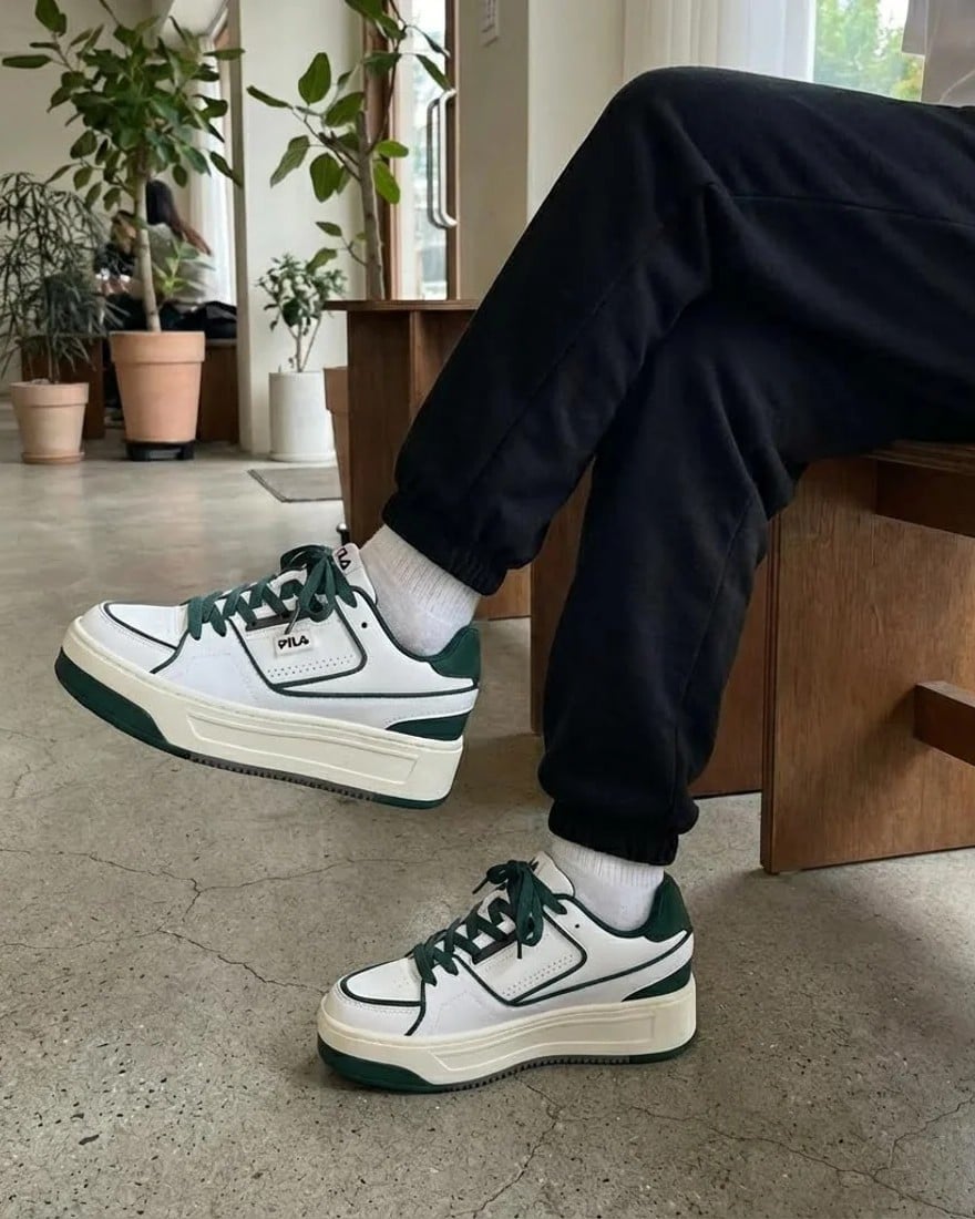 【SALE/50% OFF】FILA COURT FEATHERY V2 FILA Shoes/Sneakers White【Free Shipping】