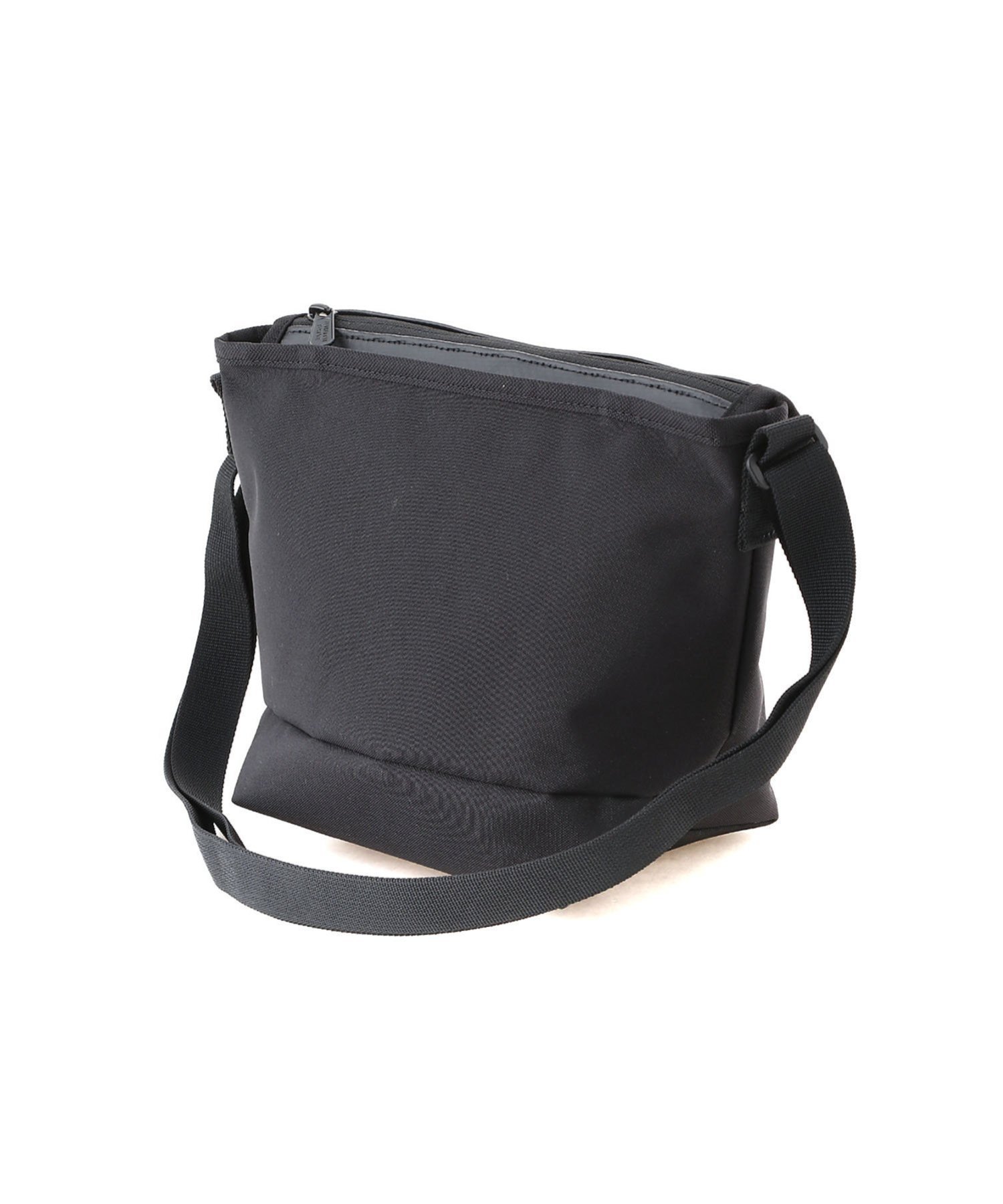 Manhattan Portage Manhattan Portage/(U)Pacific Nylon Messenger Bag Flap Zipper Pocket W/ Divide マンハッタンポーテージ バッグ メッセンジャーバッグ ブラック
