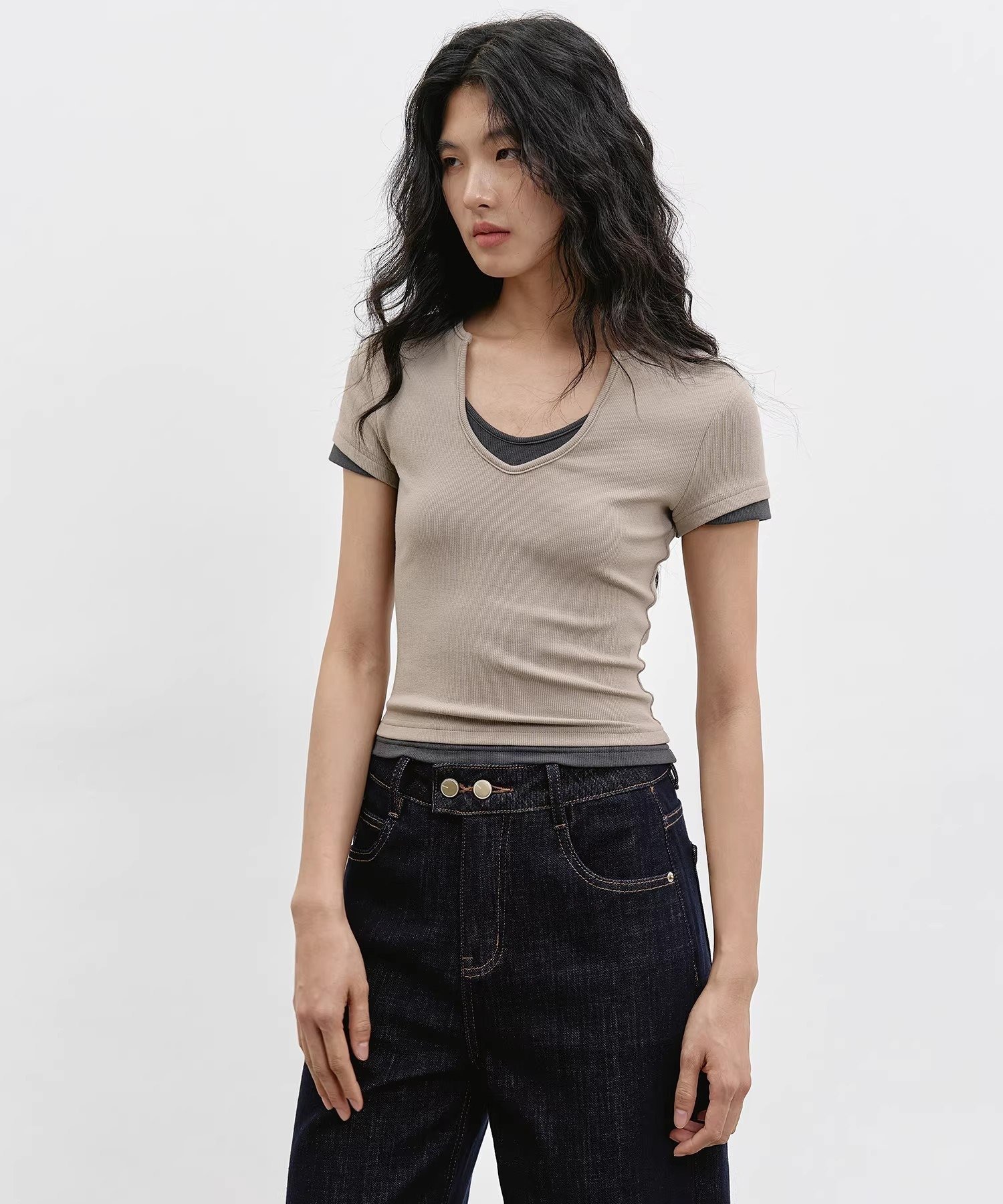 EIGHTHMONTH レイヤードネック コンパクトトップス EM26s056【EIGHTHMONTH】 チュクラ トップス カットソー・Tシャツ グレー ベージュ