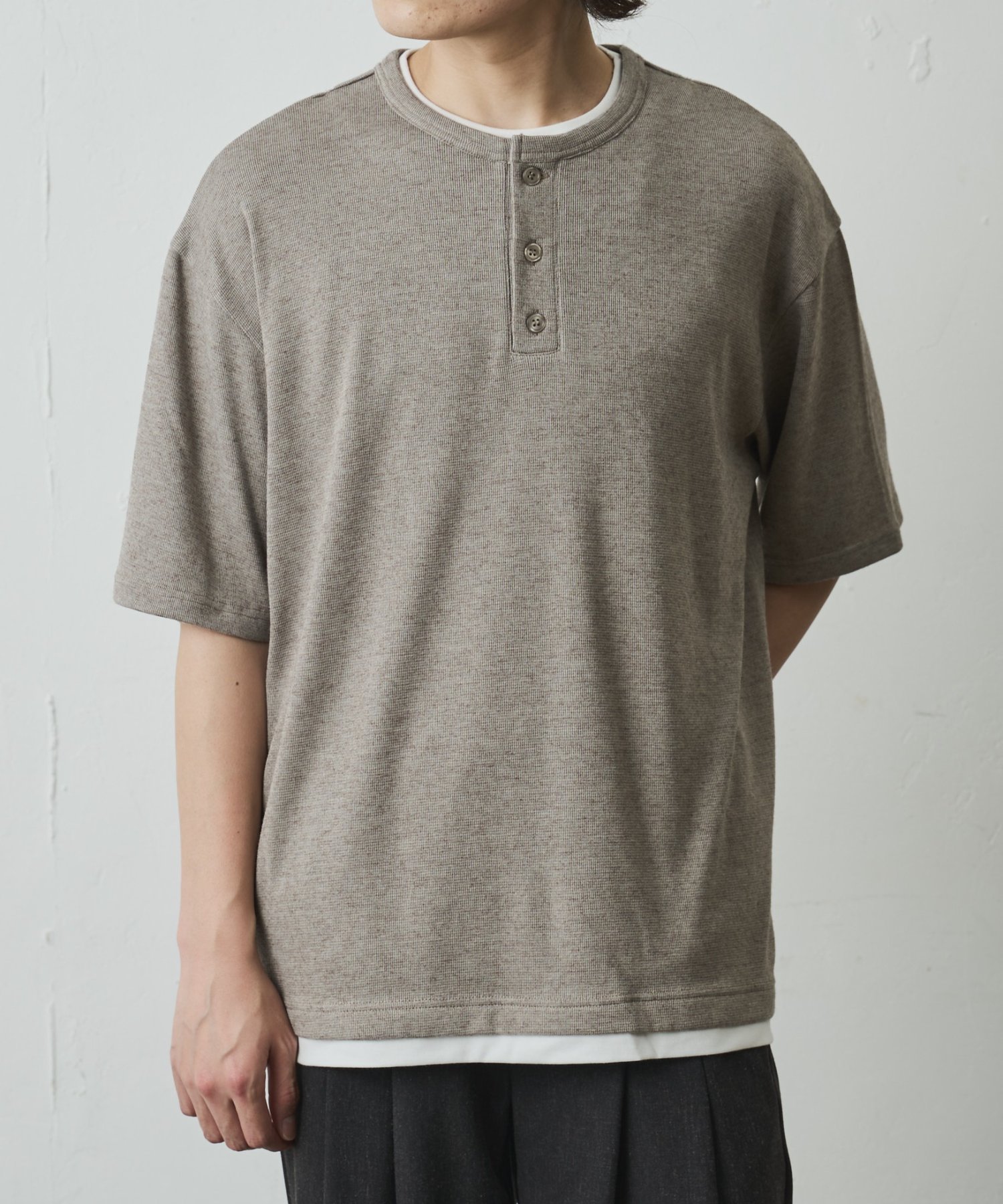 サマーニットソーレイヤードヘンリー半袖T コロニー トゥーワンスリーナイン トップス カットソー・Tシャツ グレー ブラック ホワイト