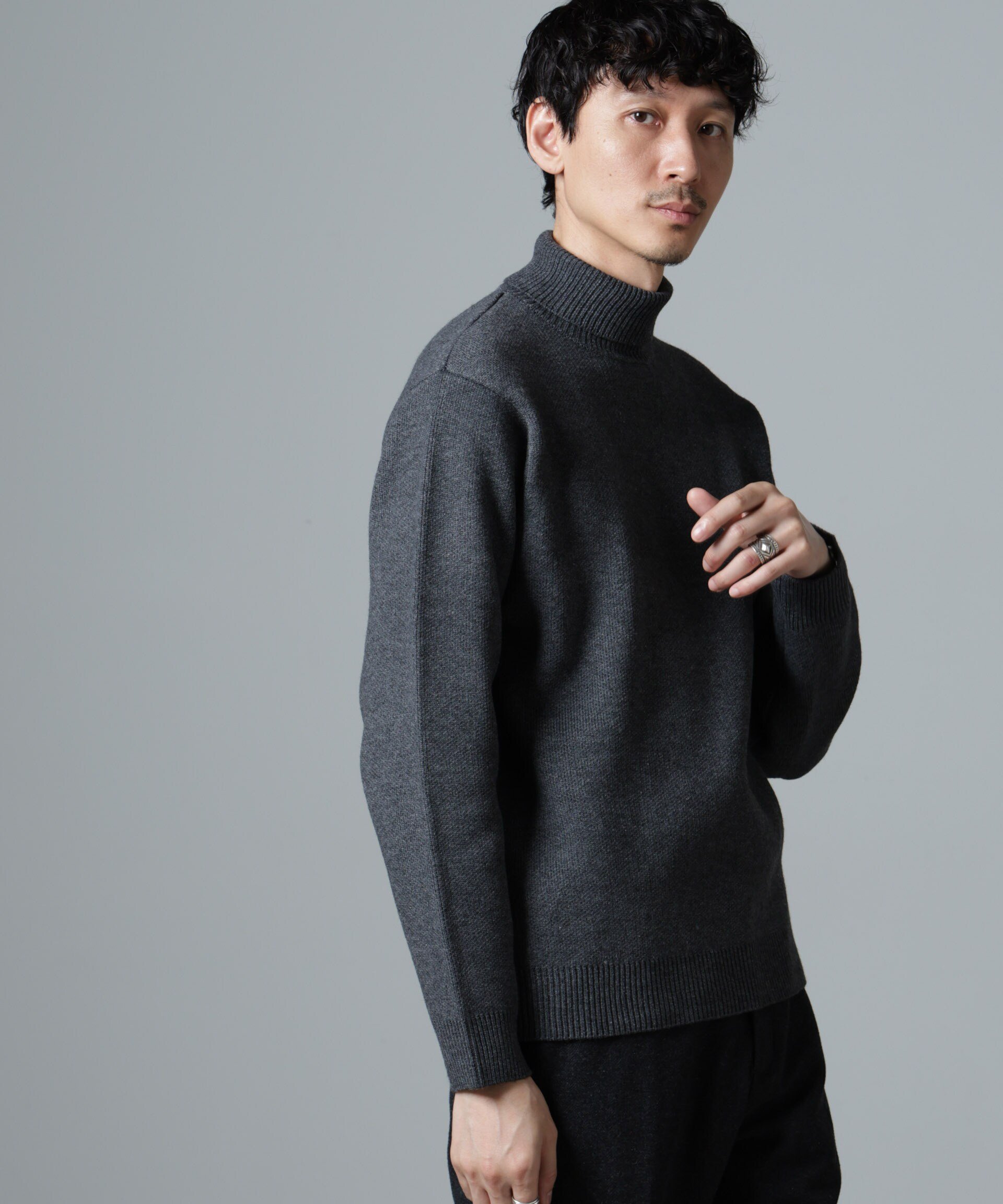 【SALE/60%OFF】NANO universe PBTストレッチタートルニット ナノユニバース トップス ニット ネイビー ブラック グレー