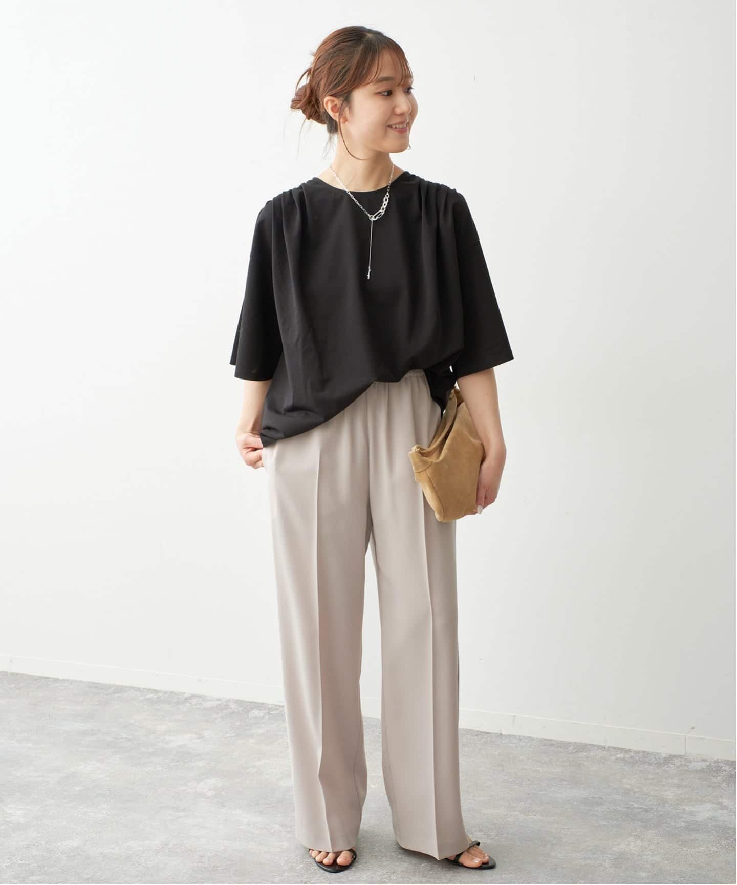 Spick & Span ソフトギャザープルオーバー スピックアンドスパン トップス カットソー・Tシャツ ホワイト ブラック
