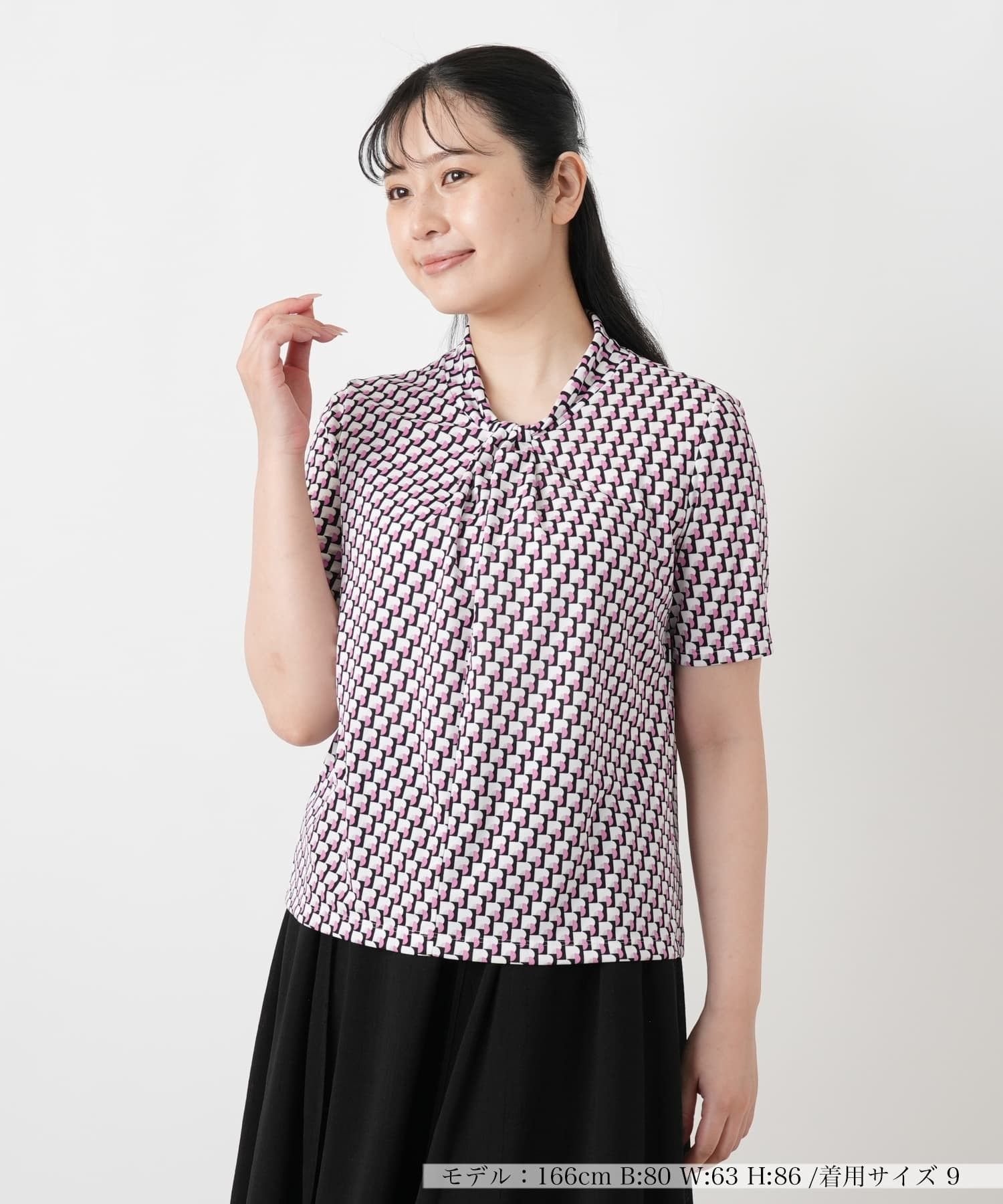 Leilian 幾何学柄ボウタイ風カットソー【Leilian WHITE LABEL】 レリアン トップス カットソー・Tシャツ レッド ホワイト ブラウン