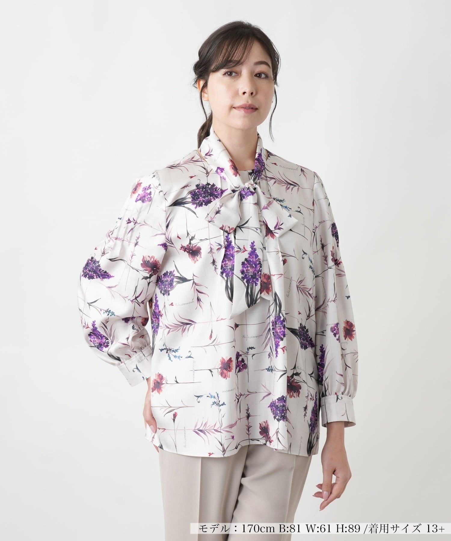 Leilian PLUS HOUSE 【店頭人気】プリントボウタイブラウス【ROCHAS Premiere】 レリアン プラスハウス トップス シャツ・ブラウス パープル
