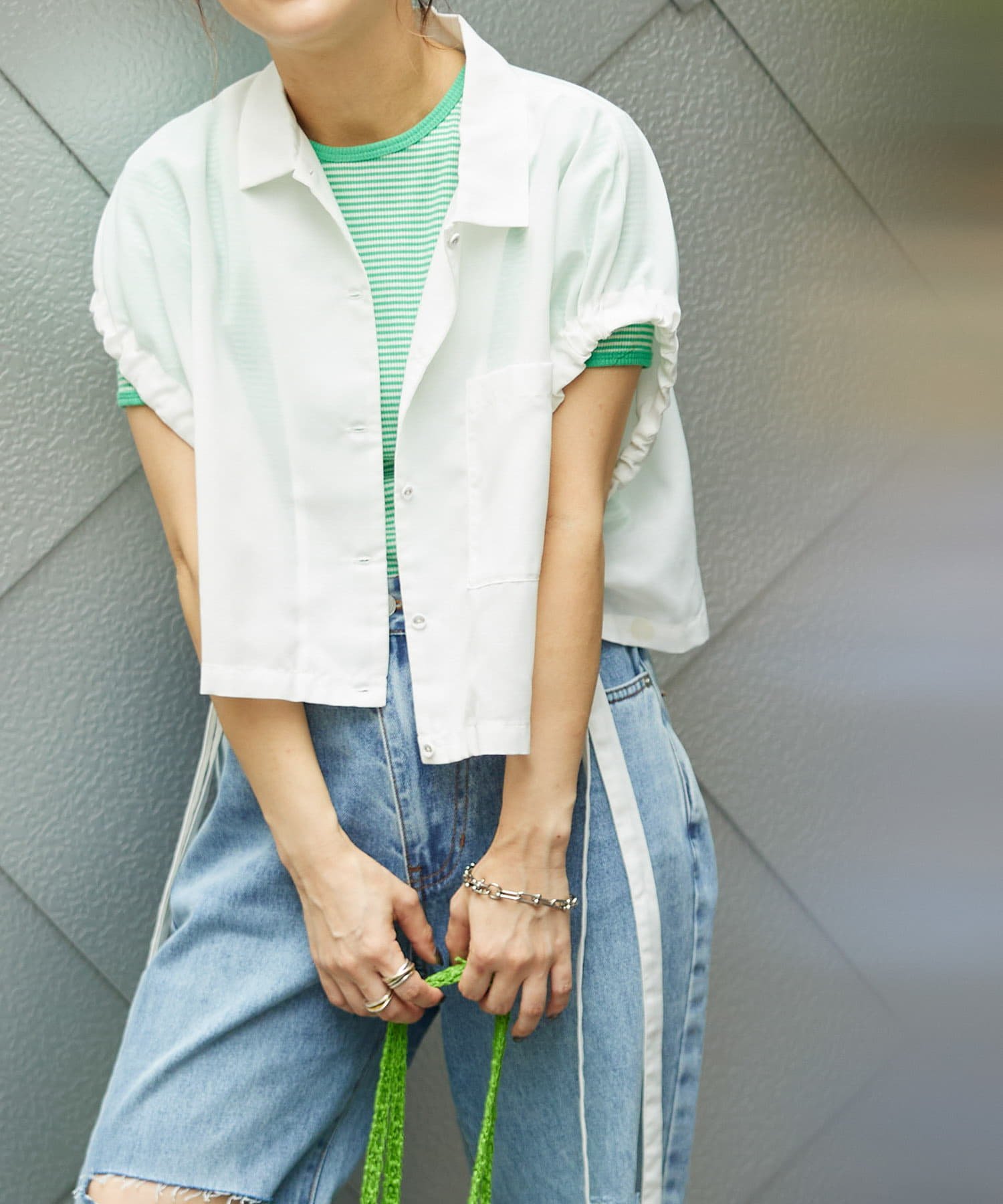 KBF サイドドロストクロップドシャツ ケービーエフ トップス シャツ・ブラウス ホワイト ベージュ ネイビー【送料無料】のサムネイル