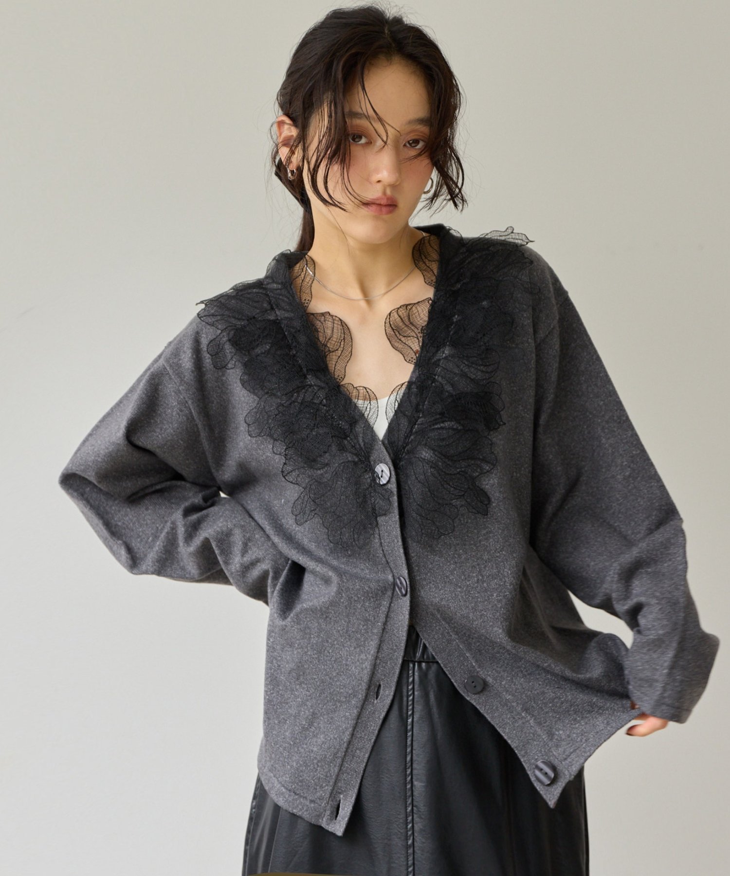 Discoat 【Noka】レース使いカーディガン《WEB限定》 ディスコート トップス カーディガン ベージュ ブルー グレー ブラック【送料無料】