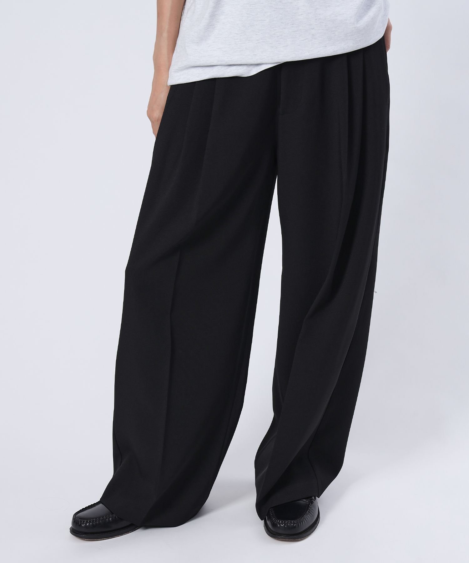 FFEIN 【FFEIN(フェイン)】センタータックプレススラックス / スラックス パンツ センタープレス タック ナバル パンツ その他のパンツ ブラック グレー