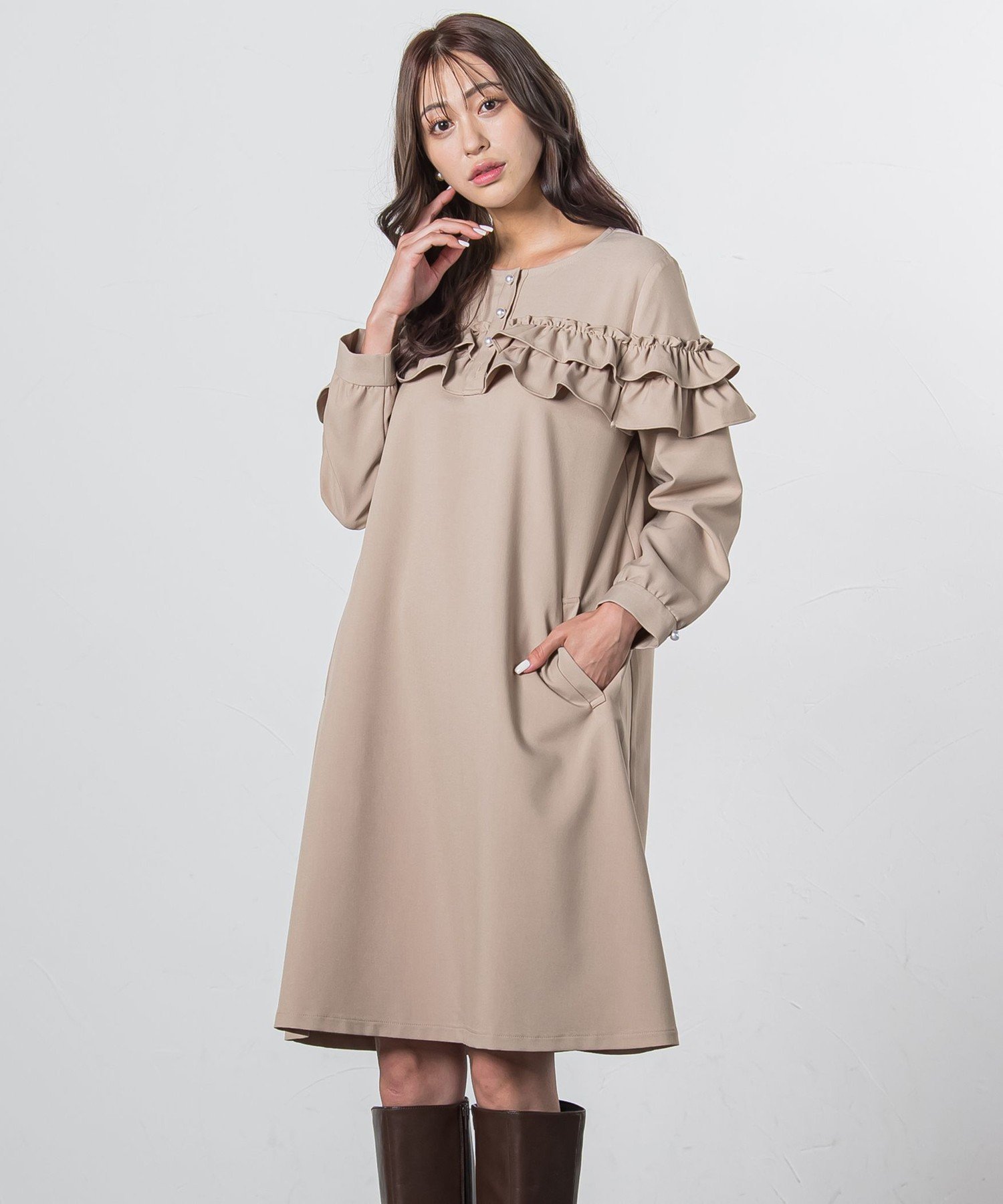 QUEENS COURT フリルミニワンピース≪洗濯機で洗える≫ クイーンズコート ワンピース・ドレス ワンピース ベージュ ブラック ピンク【送料無料】のサムネイル