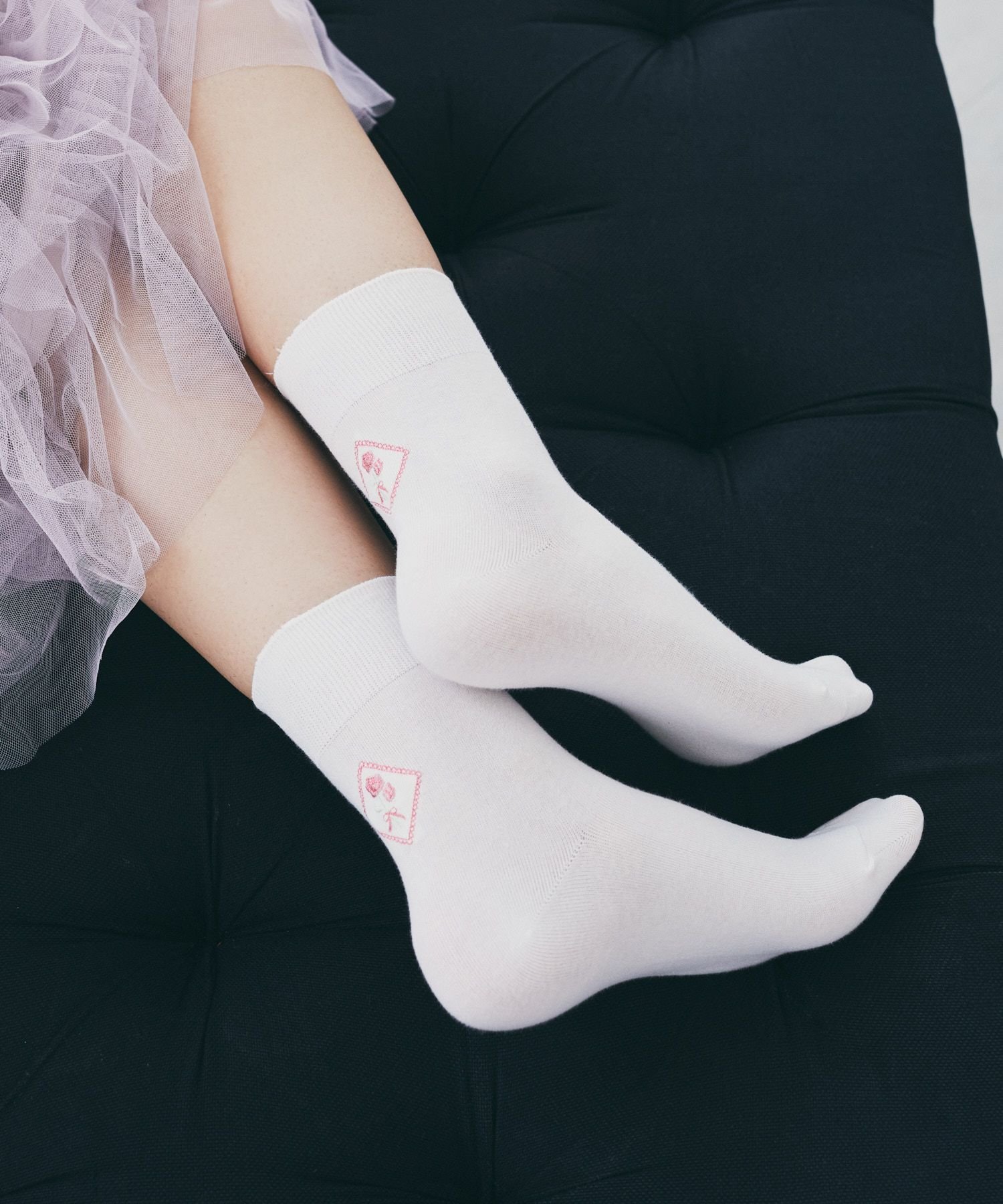 楽天Rakuten Fashion【SALE／30％OFF】Maison de FLEUR ローズ刺繍ソックス メゾン ド フルール ファッション雑貨 その他のファッション雑貨 ブラック ホワイト ピンク