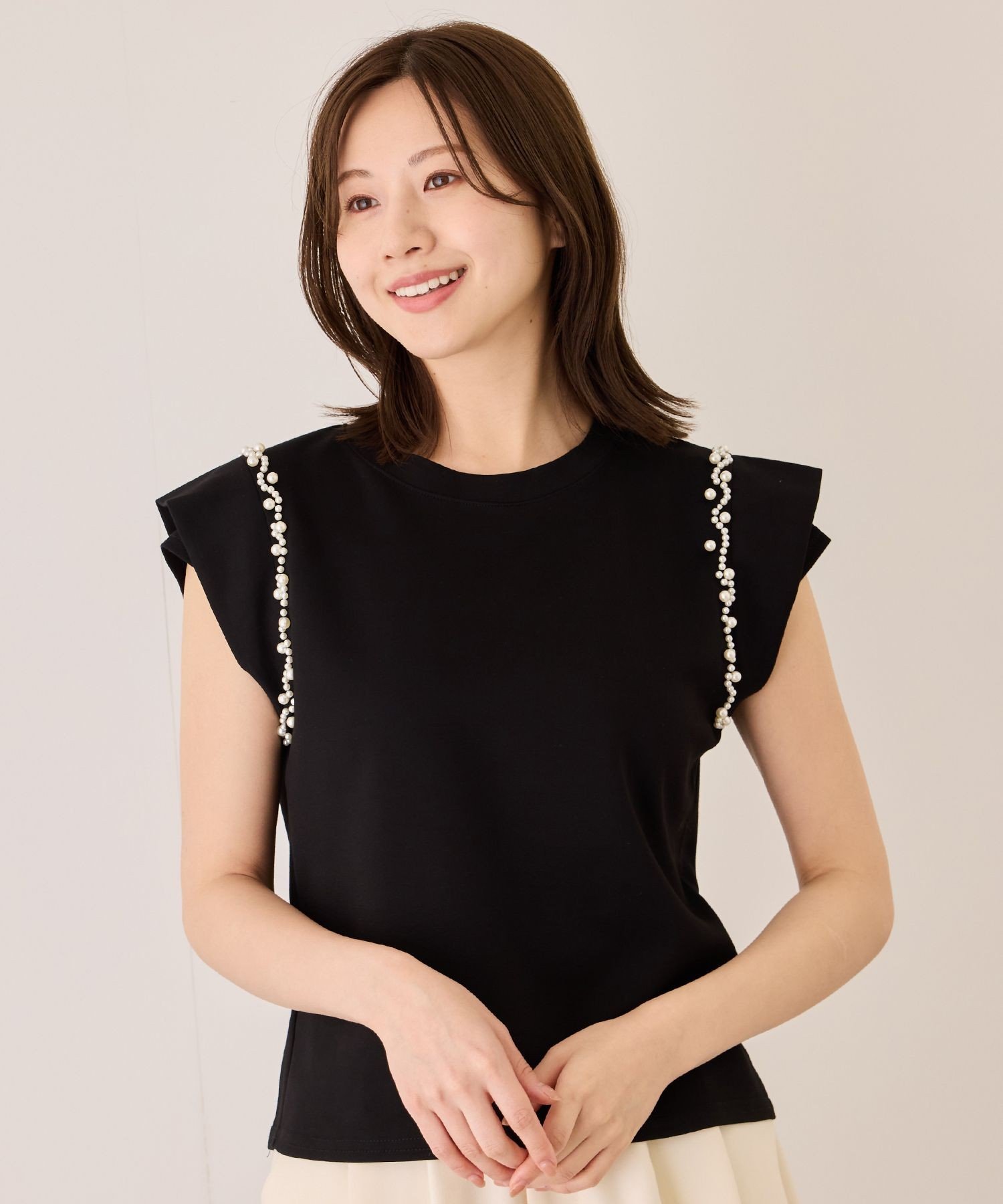 JAYRO フレンチスリーブパールポンチカットソー ジャイロ トップス カットソー・Tシャツ ホワイト ブラック