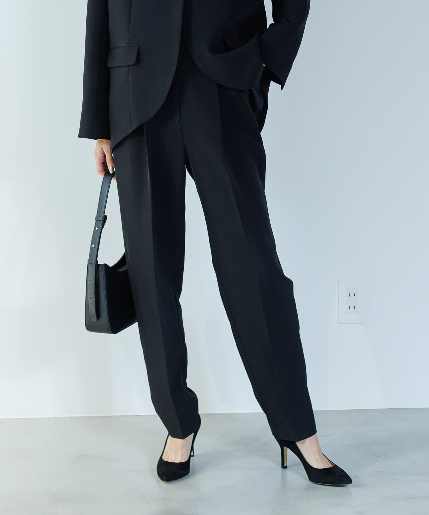 【SALE／50%OFF】URBAN RESEARCH ROSSO CHIGNON テーパードパンツ アーバンリサーチロッソ パンツ その他のパンツ ブラック【送料無料】