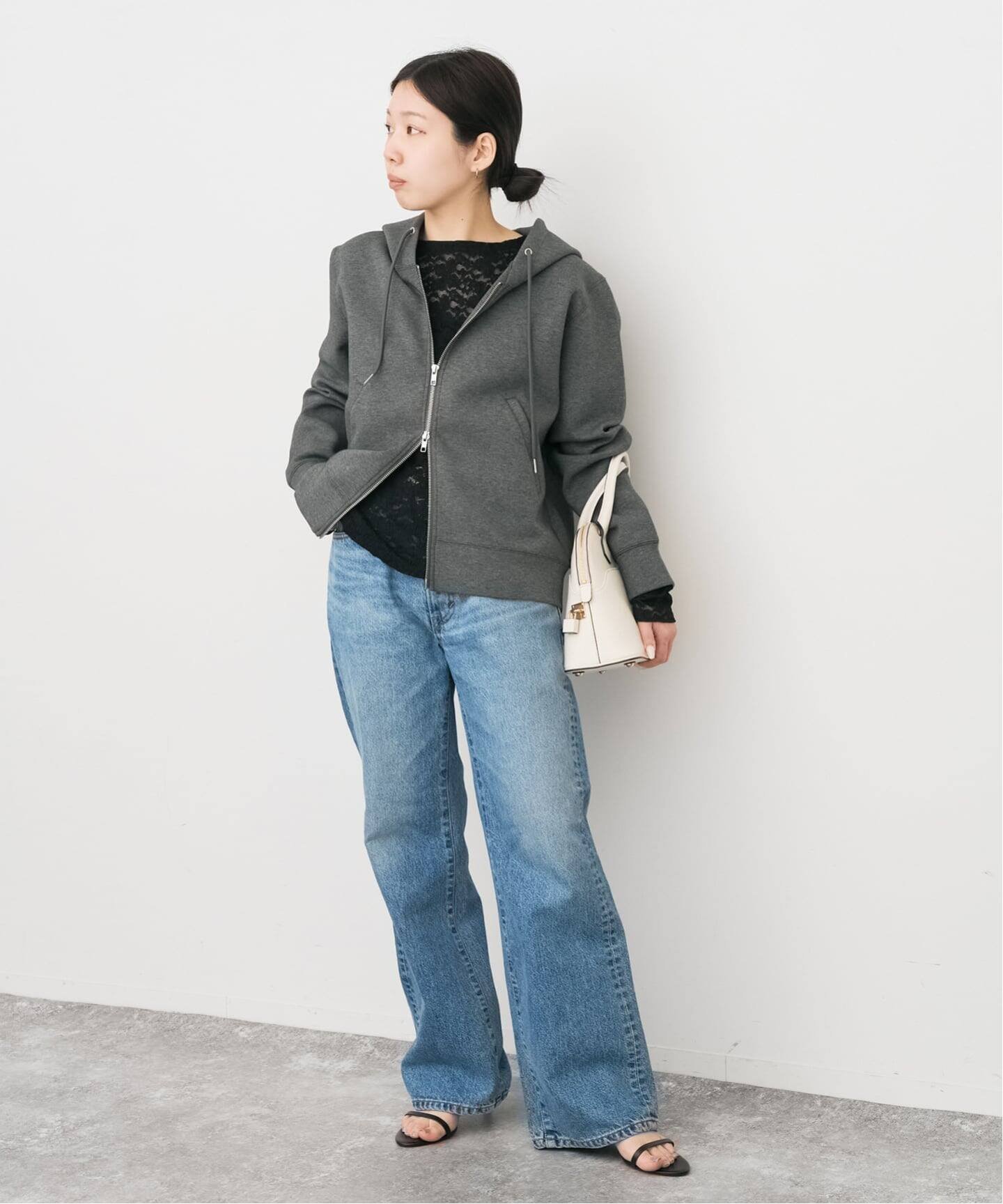 Spick & Span 《追加予約》シュリンクレースプルオーバー スピックアンドスパン トップス カットソー・Tシャツ ホワイト ブラック