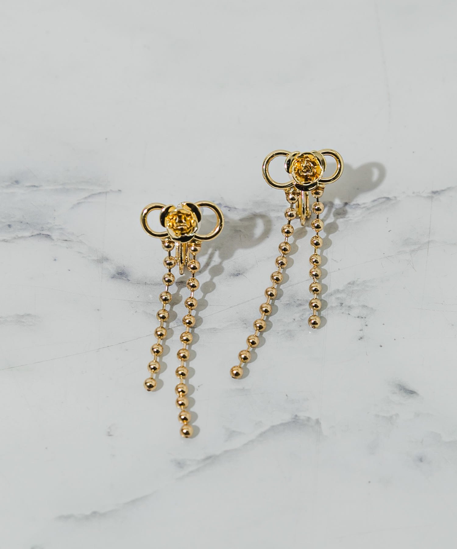 【SALE／50%OFF】SMELLY ローズリボンボールチェーンイヤリング スメリー アクセサリー・腕時計 イヤリ..