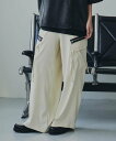 【SALE/30%OFF】tk.TAKEO KIKUCHI AラインサイドZIPカーゴパンツ ティーケータケオキクチ パンツ その他のパンツ グレー ブラック ホワイト【送料無料】