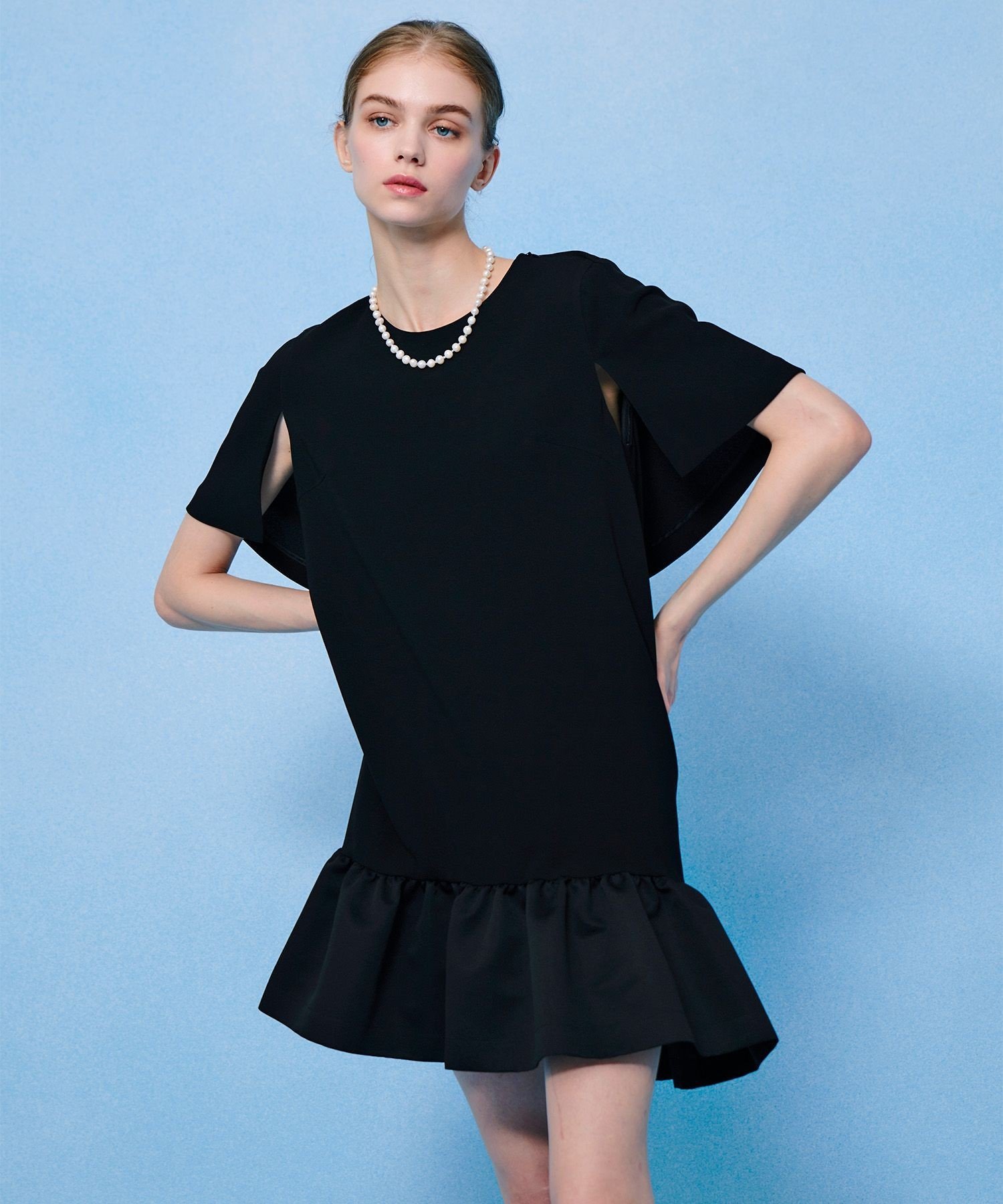 LOULOU WILLOUGHBY 【LOULOU WILLOUGHBY】ケープドレス アルアバイル ワンピース・ドレス ワンピース ホワイト ブラック