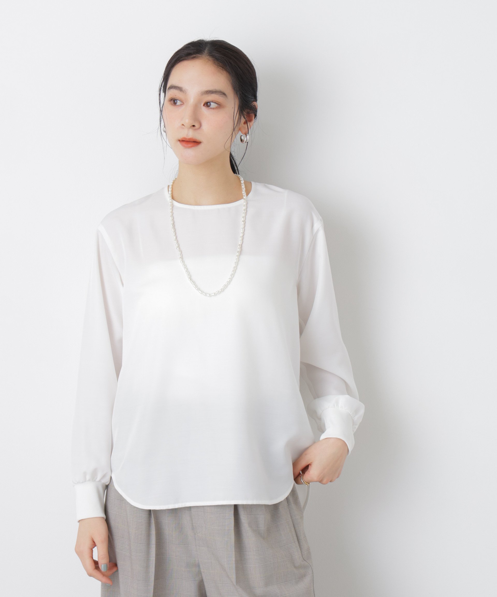 【SALE／40%OFF】NANO universe クルーネックイージーブラウス ナノユニバース トップス シャツ・ブラウス ブラック ホワイト【送料無料】 stylife-15496935 Rakuten Fashion サンプル画像3