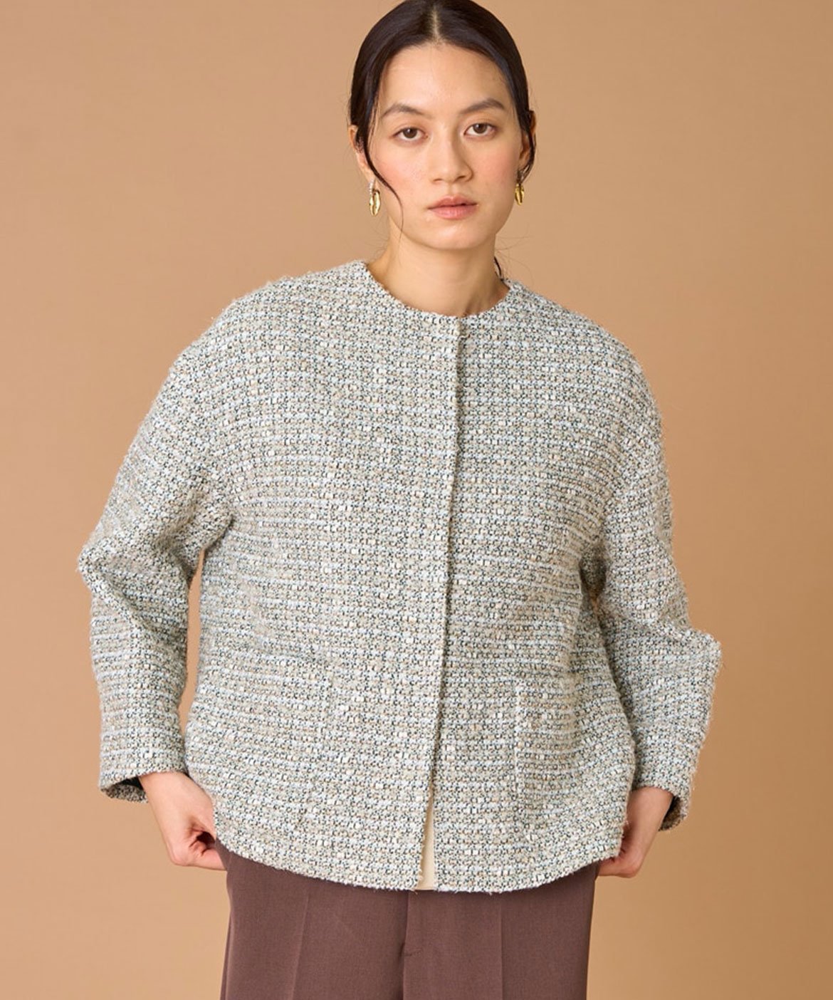 INED ツイードジャケット《LINTON》 イネド ジャケット・アウター ノーカラージャケット グリーン