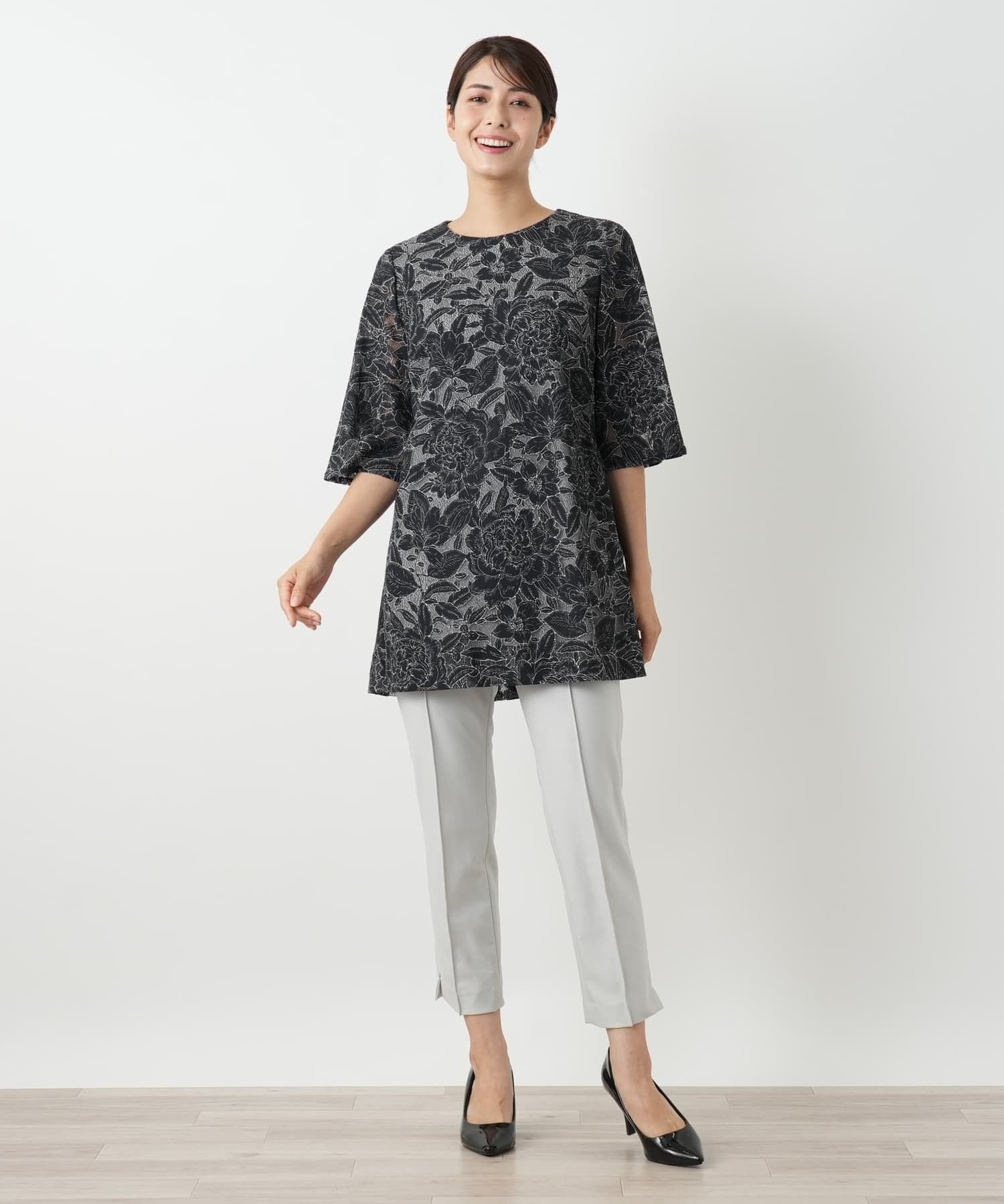 Leilian 刺繍クルーネックブラウス レリアン トップス シャツ・ブラウス ネイビー ブラック