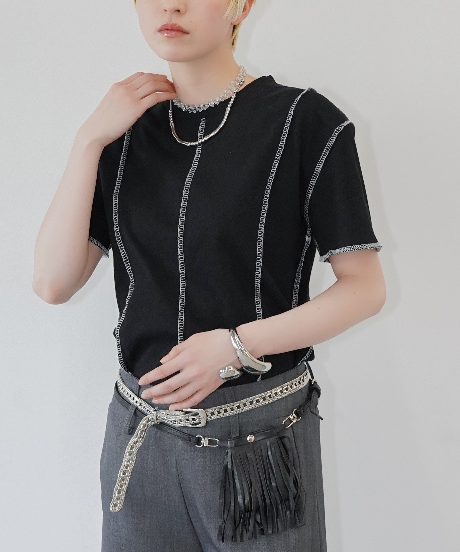 アウトステッチ デザインTシャツ chw26s240 チュクラ トップス カットソー・Tシャツ グレー ブラック
