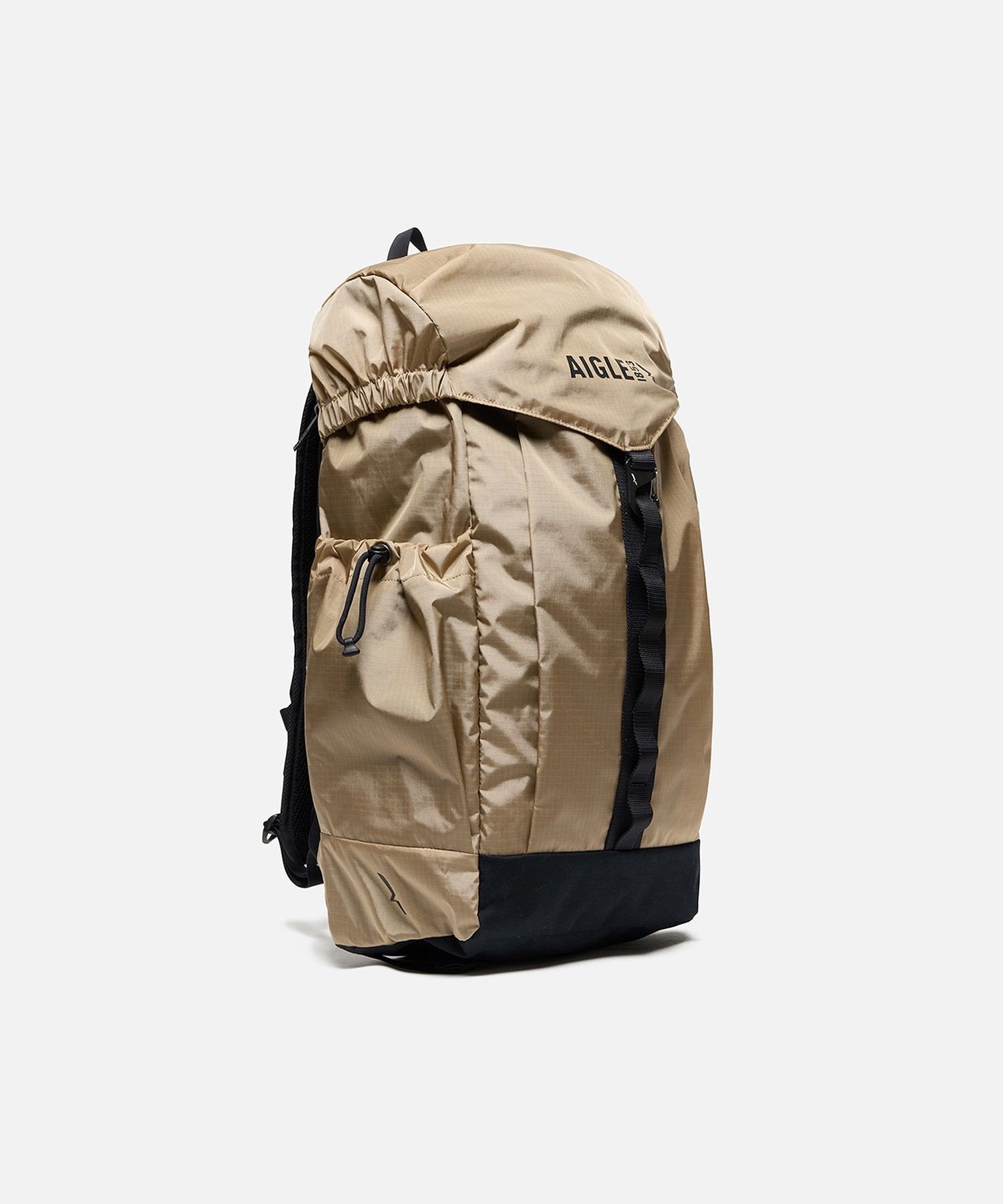 AIGLE 撥水 アーバン リサイクルナイロンバックパック 26L エーグル バッグ リュック・バックパック ベージュ ブラック【送料無料】