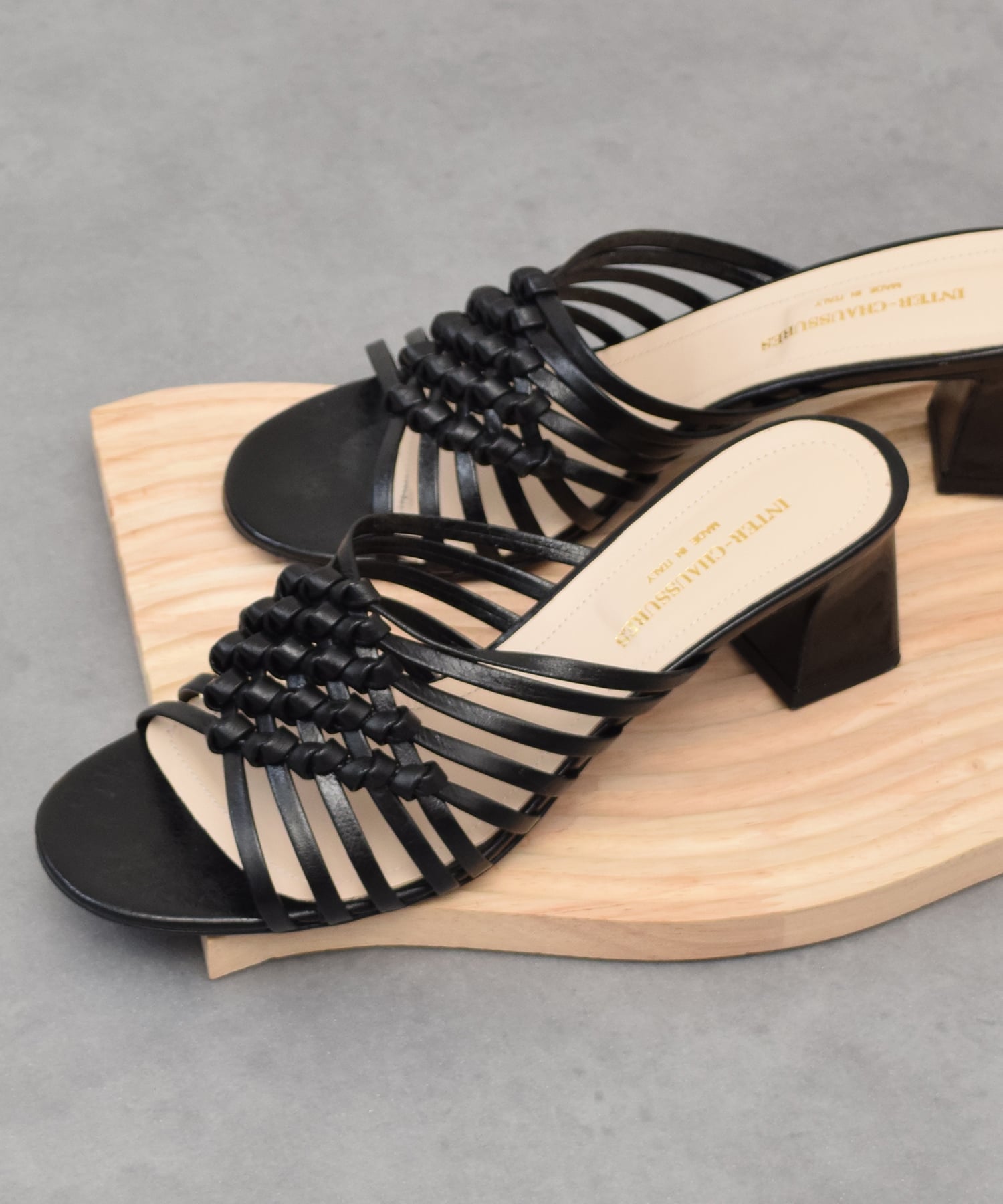 【SALE／40%OFF】INTER-CHAUSSURES 【INTER-CHAUSSURES】ラウンドトウフレアヒールノットサンダル インターショシュール シューズ・靴 サンダル ゴールド ブルー【送料無料】
