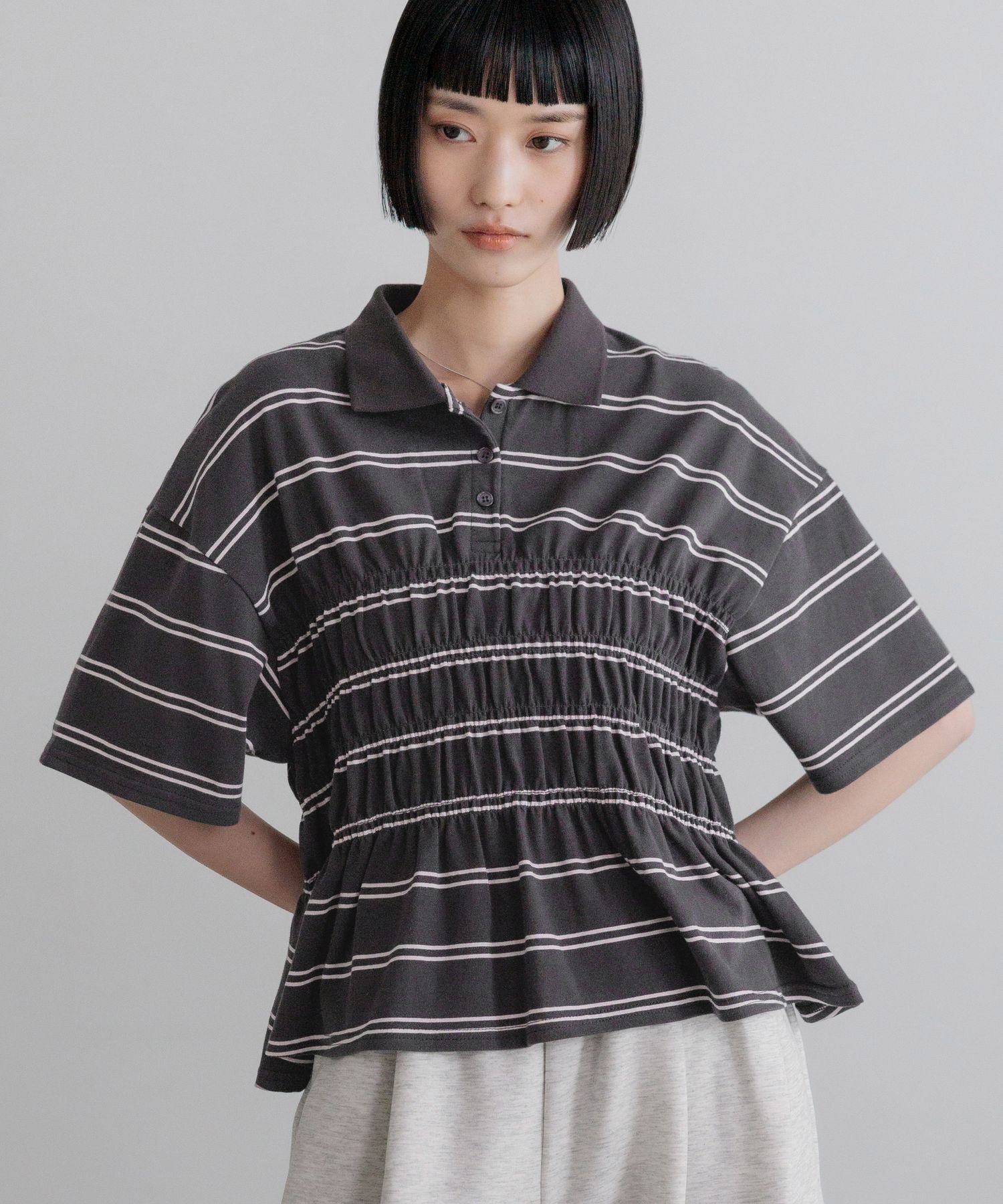 LOWRYS FARM ギャザーポロSS ローリーズファーム トップス カットソー・Tシャツ ホワイト ブラウン グレー