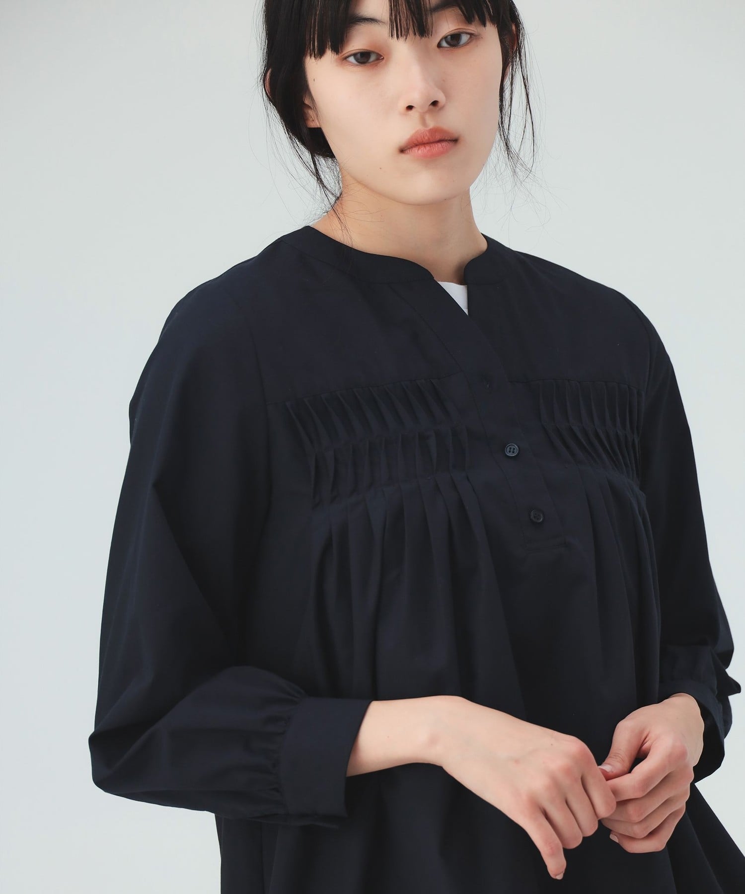 BEAMS HEART WOMEN 変形タック ノーカラー ブラウス ビームス ハート トップス シャツ・ブラウス ホワイト ネイビー【送料無料】