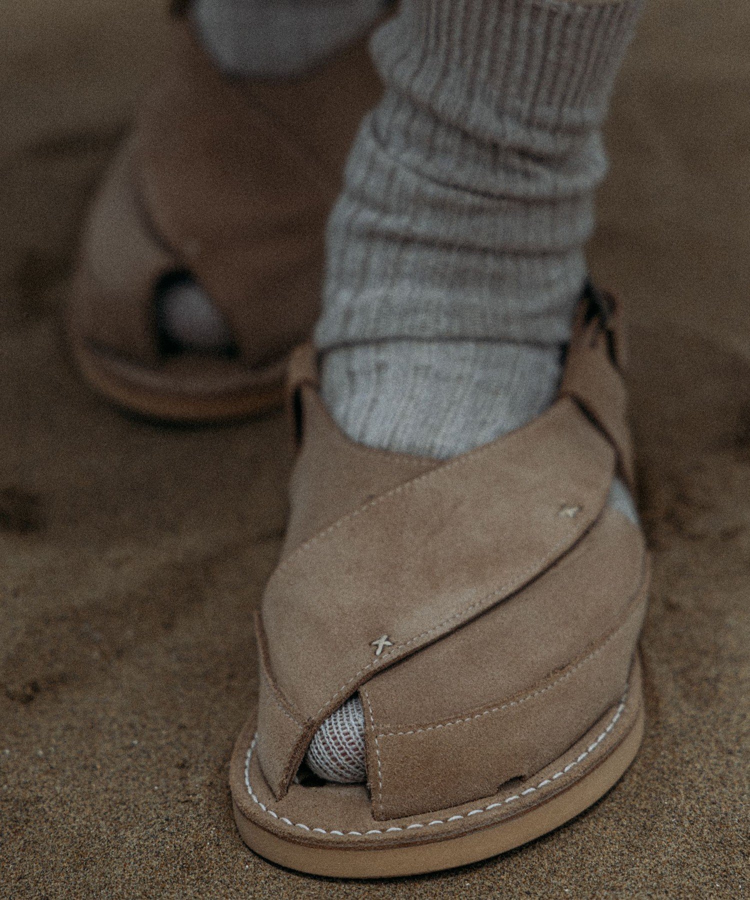 BEAMS PLUS KOVALAM / 別注 X-STRAP SANDAL SUEDE ビームス メン シューズ・靴 サンダル ベージュ【送料無料】