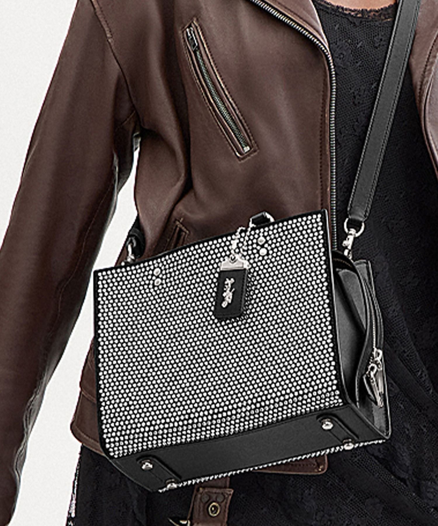 【SALE／50%OFF】COACH 【公式】ローグ バッグ 25・クリスタル コーチ バッグ ショルダーバッグ ブラック【送料無料】のサムネイル