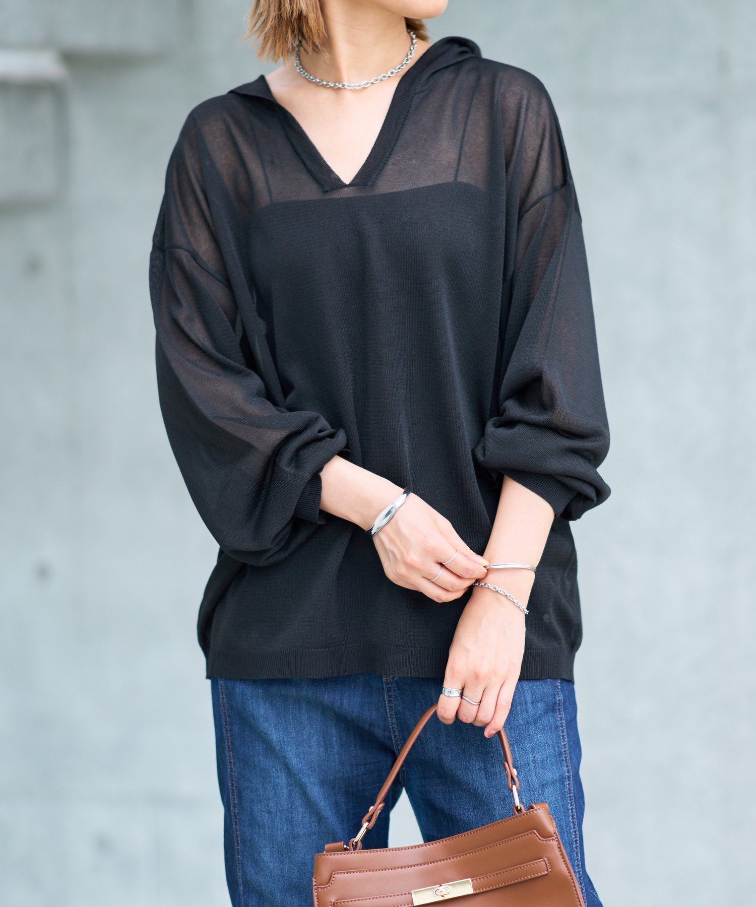 un dix cors 《透け感がポイントに》フード付きシアープルオーバー アンディコール トップス ニット ブラック ブラウン【送料無料】のサムネイル