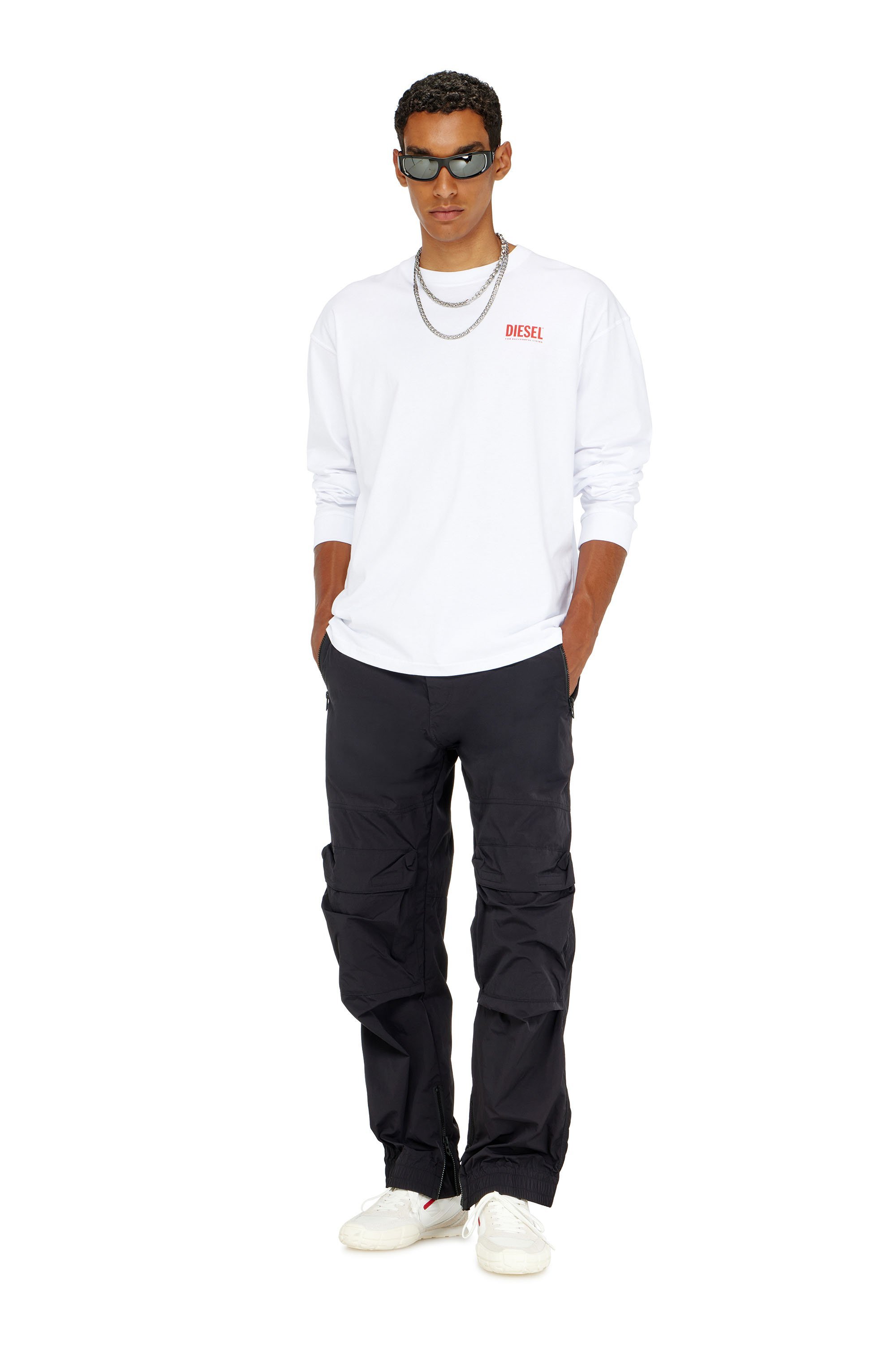 メンズ パンツ P-BEECK-WRD-AKAD ディーゼル パンツ その他のパンツ ブラック