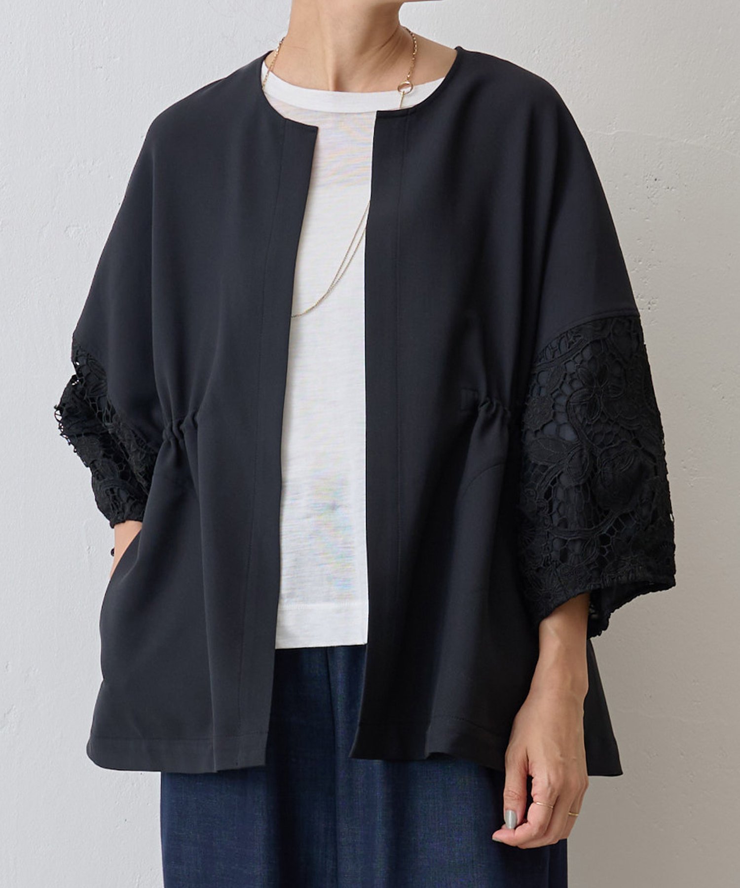 BEARDSLEY 袖レース羽織 ビアズリー トップス ベスト・ジレ ブラック【送料無料】のサムネイル