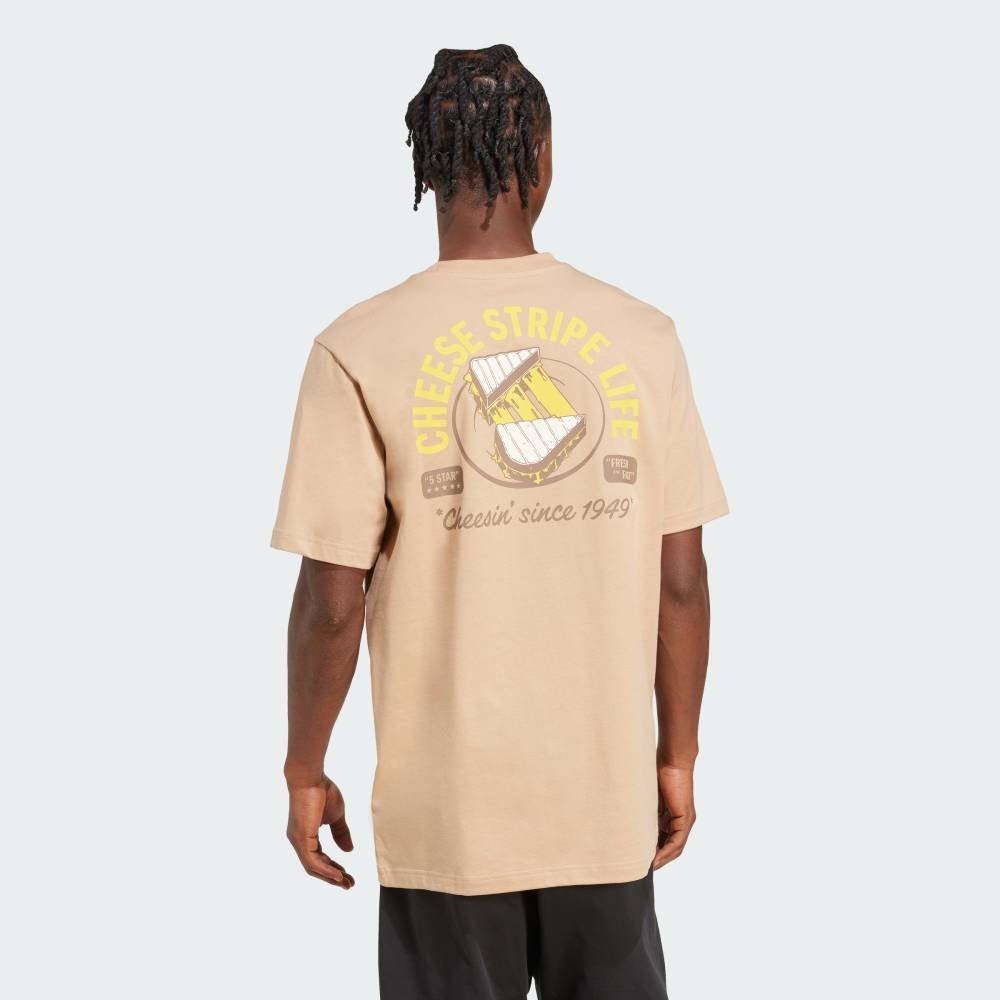 【公式】アディダス adidas 返品可 フード グリルチーズ グラフィックTシャツ アディダス トップス カットソー・Tシャツ ブラウン