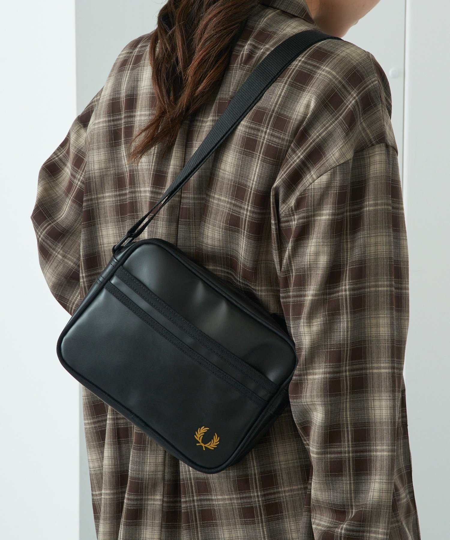 FRED PERRY/TONAL CLASSIC MINI SHOULDERBAG L2169 フレッドペリー バック カセットチャート バッグ ショルダーバッグ ブラック