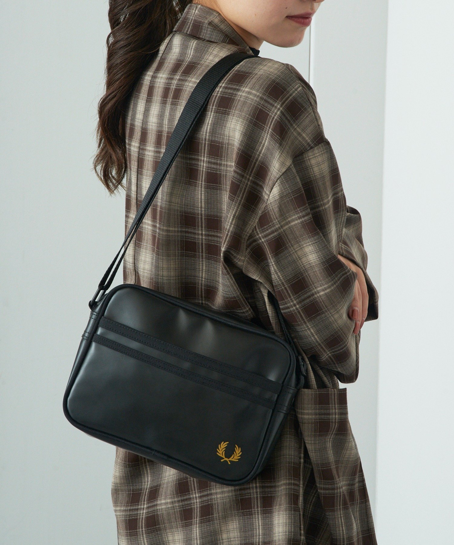 FRED PERRY/TONAL CLASSIC MINI SHOULDERBAG L2169 フレッドペリー バック カセットチャート バッグ ショルダーバッグ ブラック