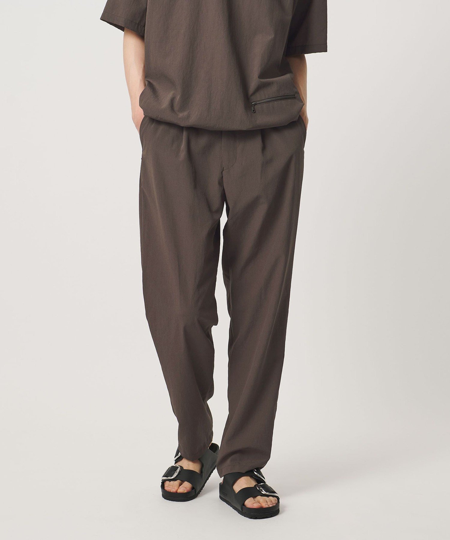 UNITED ARROWS DotAir ドットエア 1プリーツ テーパード パンツ 吸水速乾 タテストレッチ ユナイテッドアローズ パンツ スラックス・ドレスパンツ ブラウン ブラック【送料無料】