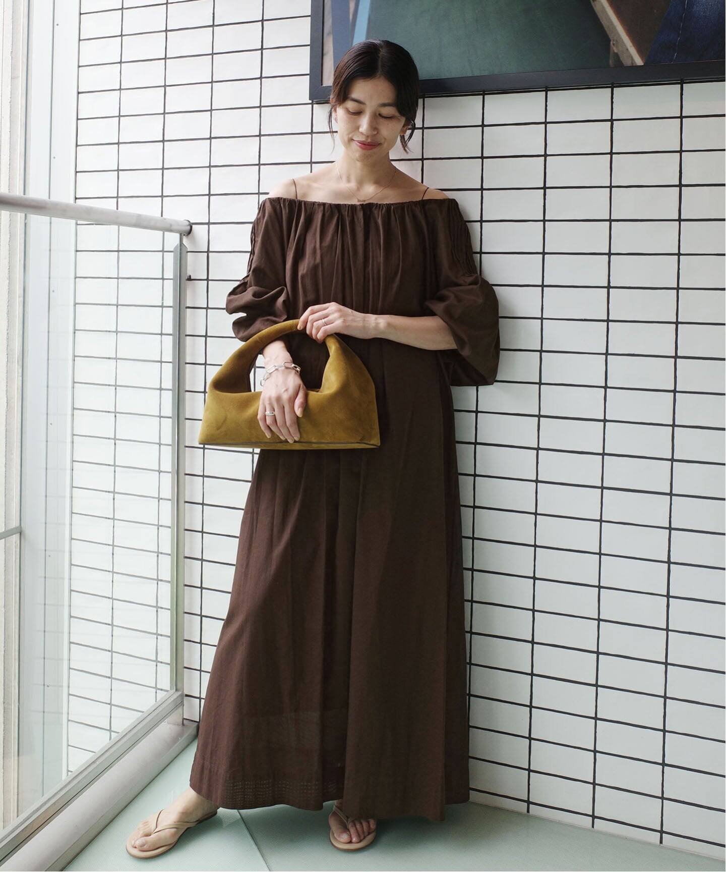 IENA 《一部店舗限定》Maison IENA オフショルダーワンピース イエナ ワンピース・ドレス ワンピース ブラウン ネイビー