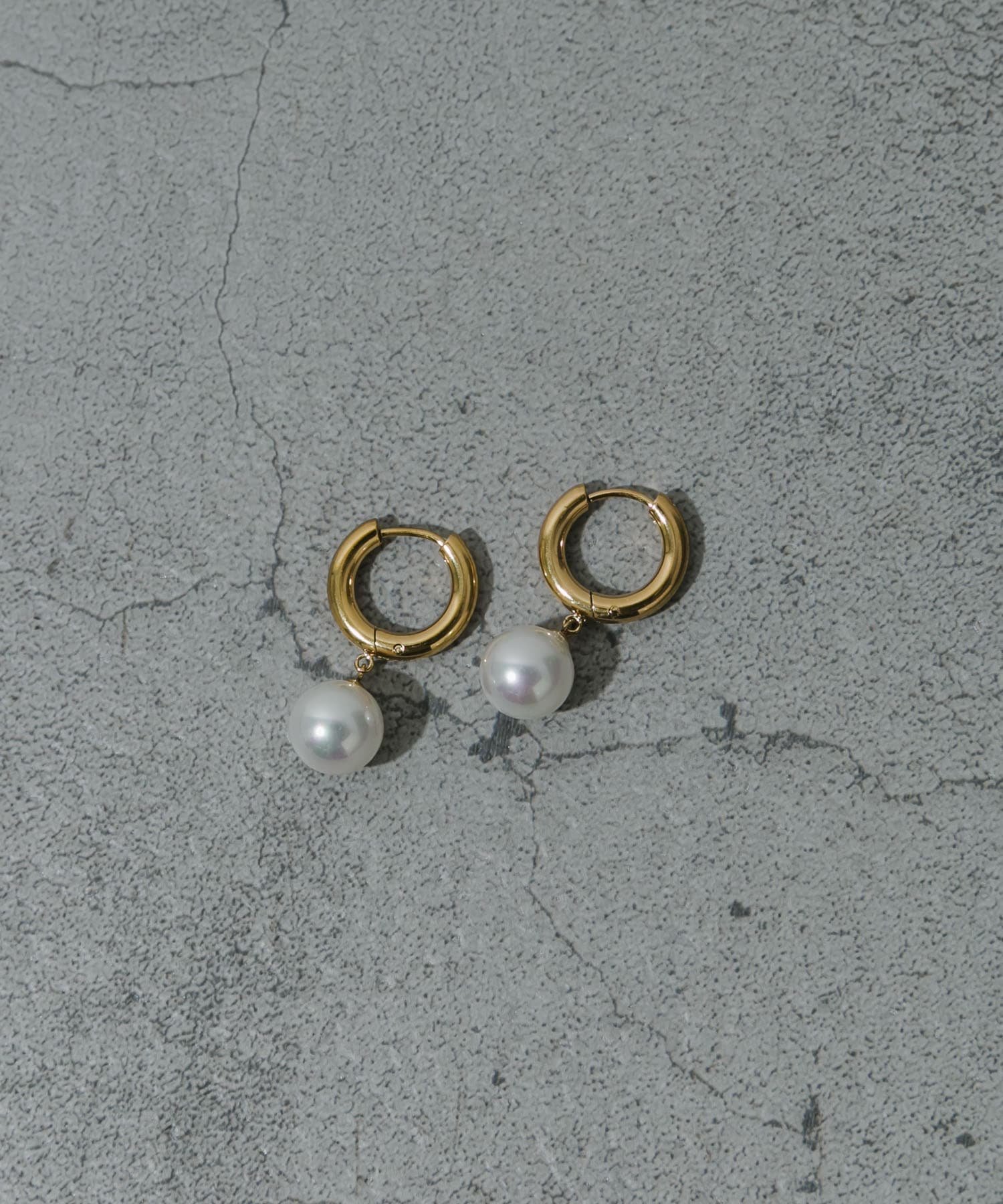 【SALE／50%OFF】SMELLY ステンレスパールドロップピアス スメリー アクセサリー・腕時計 ピアスのサムネイル