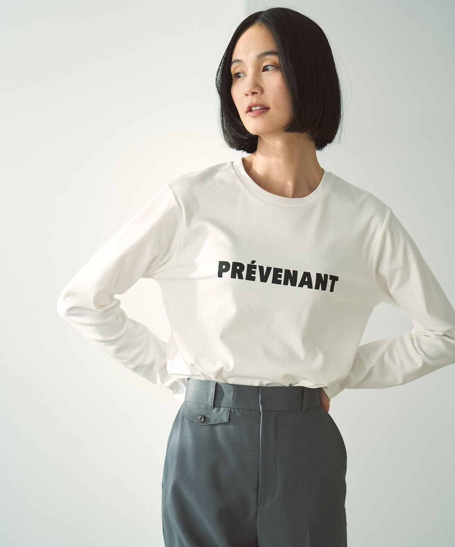 UNFILO L ロゴプリントロンT アンフィーロ トップス カットソー・Tシャツ ホワイト ネイビー
