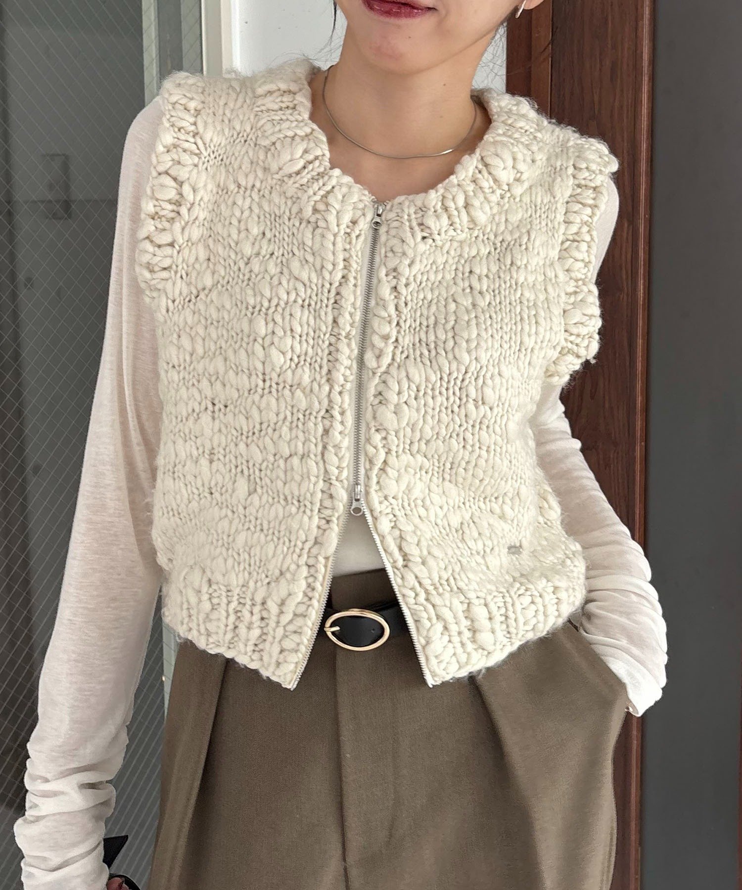 CAPRICIEUX LE'MAGE ハンドニットベスト カプリシュ　レマージュ トップス ニット ブラウン ベージュ ブラック【送料無料】のサムネイル