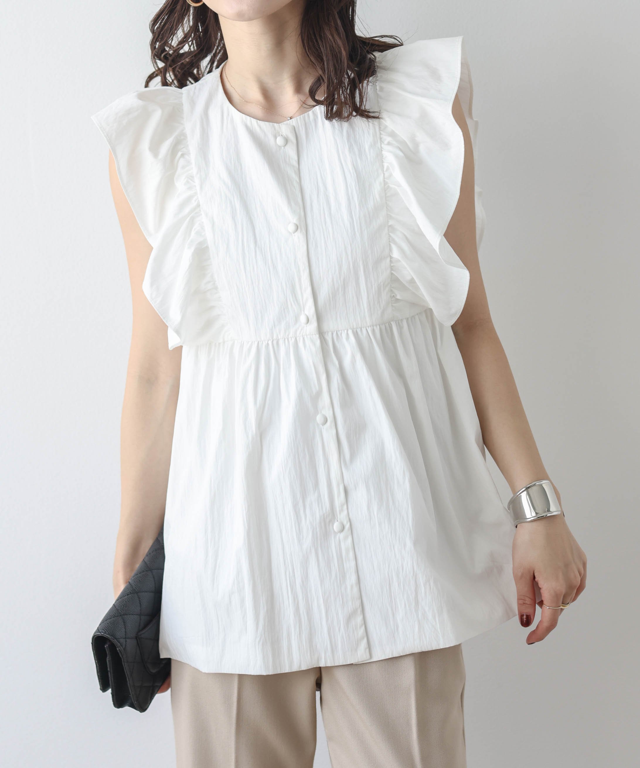 Lajour ラッフルフリルペプラムブラウス ラジュール トップス シャツ・ブラウス ホワイト ブラック
