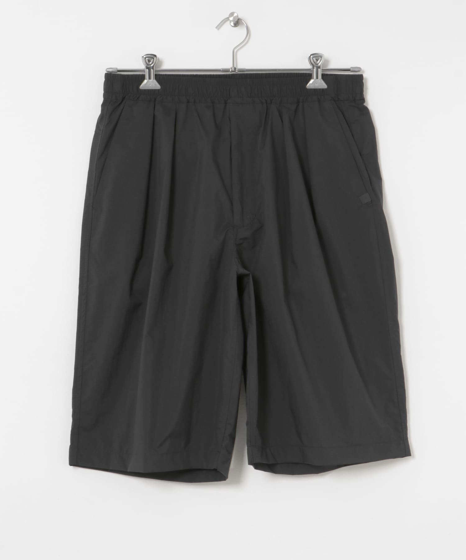URBAN RESEARCH BUYERS SELECT DAIWA PIER39 TECH TRAVEL SHORTS ユーアールビーエス パンツ その他のパンツ グレー ブラック【送料無料】