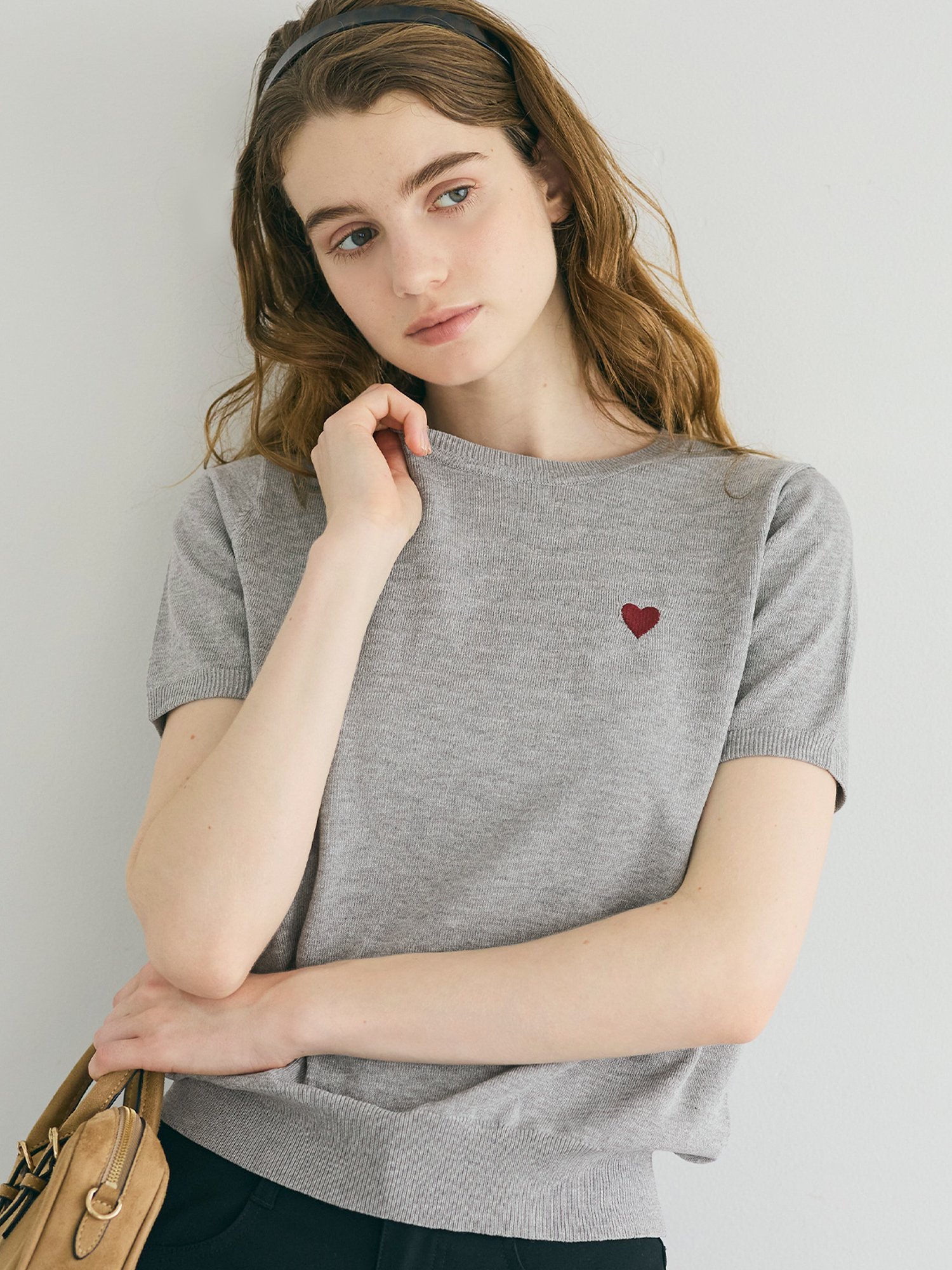 coca シャリ感レーヨンロゴ刺繍ニット コカ トップス ニット グレー ネイビー ブラック ホワイト