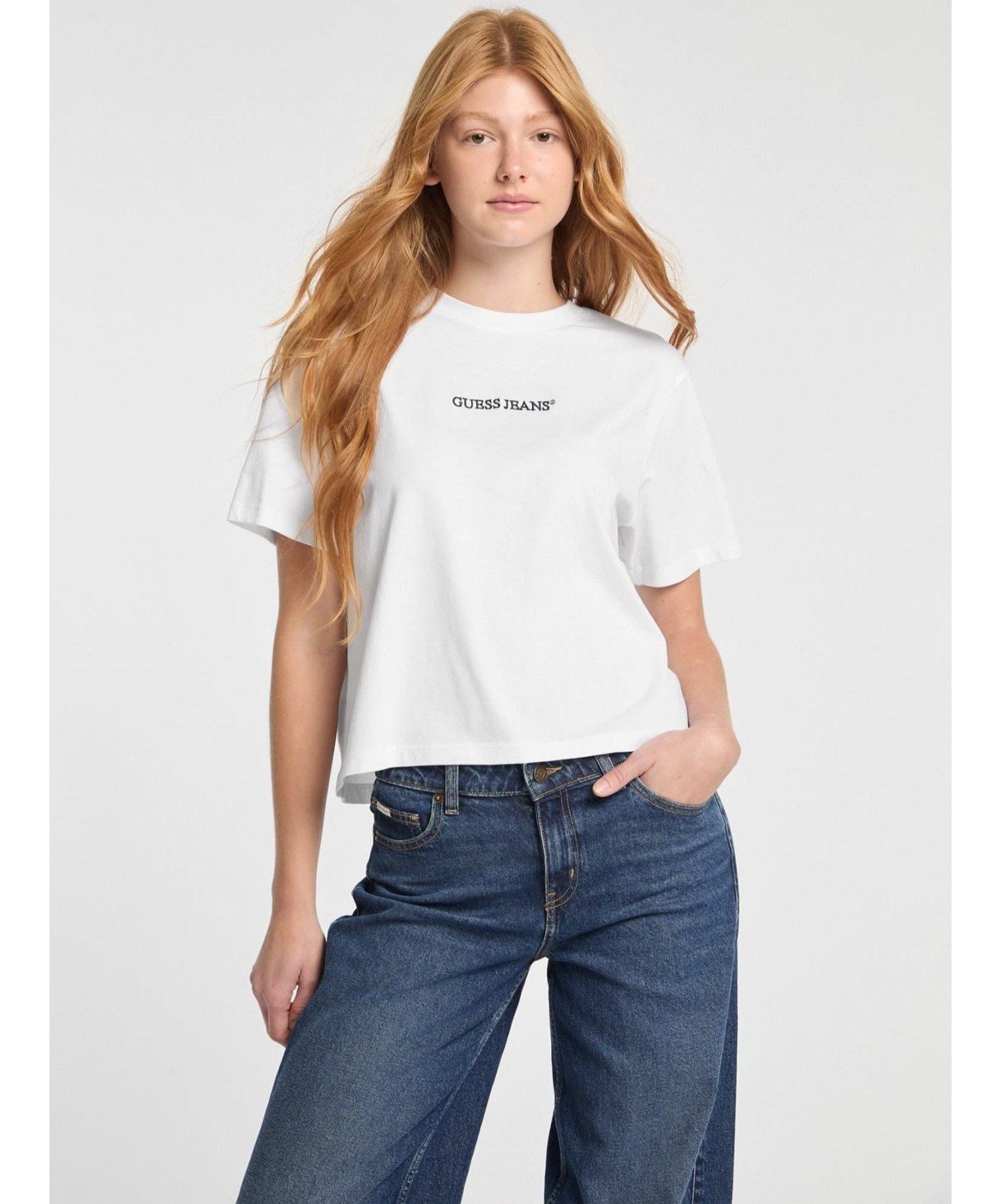 GUESS JEANS ロゴTシャツ (W)Boxy Embro Logo Tee ゲス トップス カットソー・Tシャツ ネイビー ホワイト ブラック