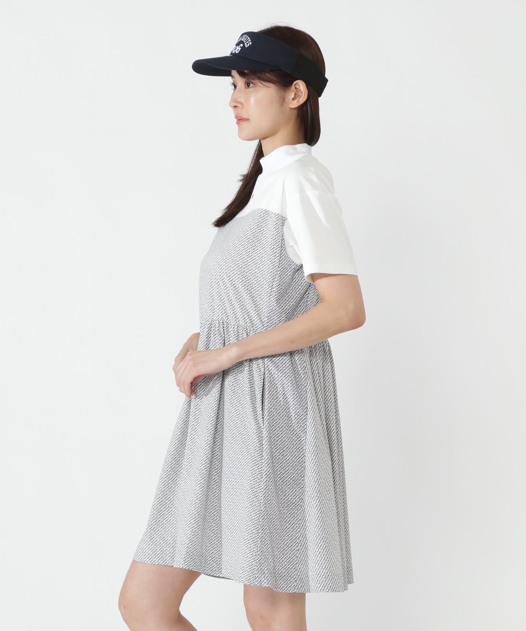 PEARLY GATES ナイロンアクティブストレッチワンピース ＜ロゴ総柄＞ パーリーゲイツ ワンピース・ドレス その他のワンピース・ドレス ホワイト