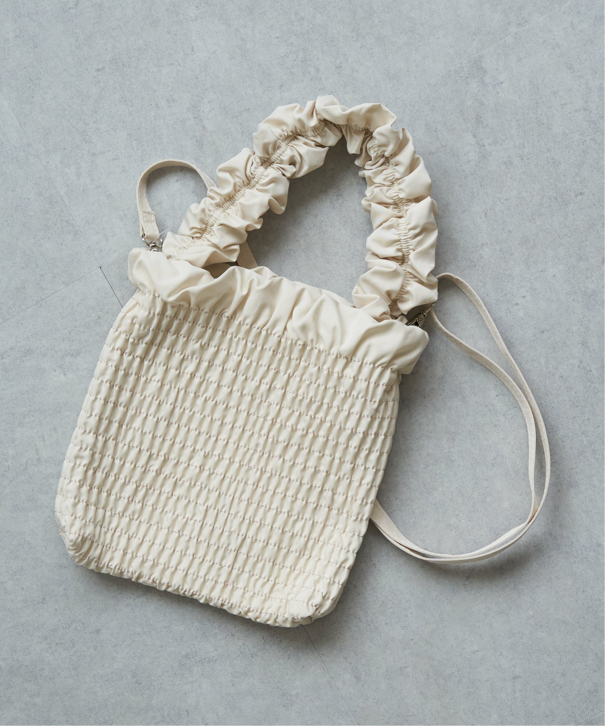 楽天Rakuten Fashion【SALE／50％OFF】VENCE share style オフィリアトートバッグ ヴァンス エクスチェンジ バッグ その他のバッグ ホワイト ブラック ピンク