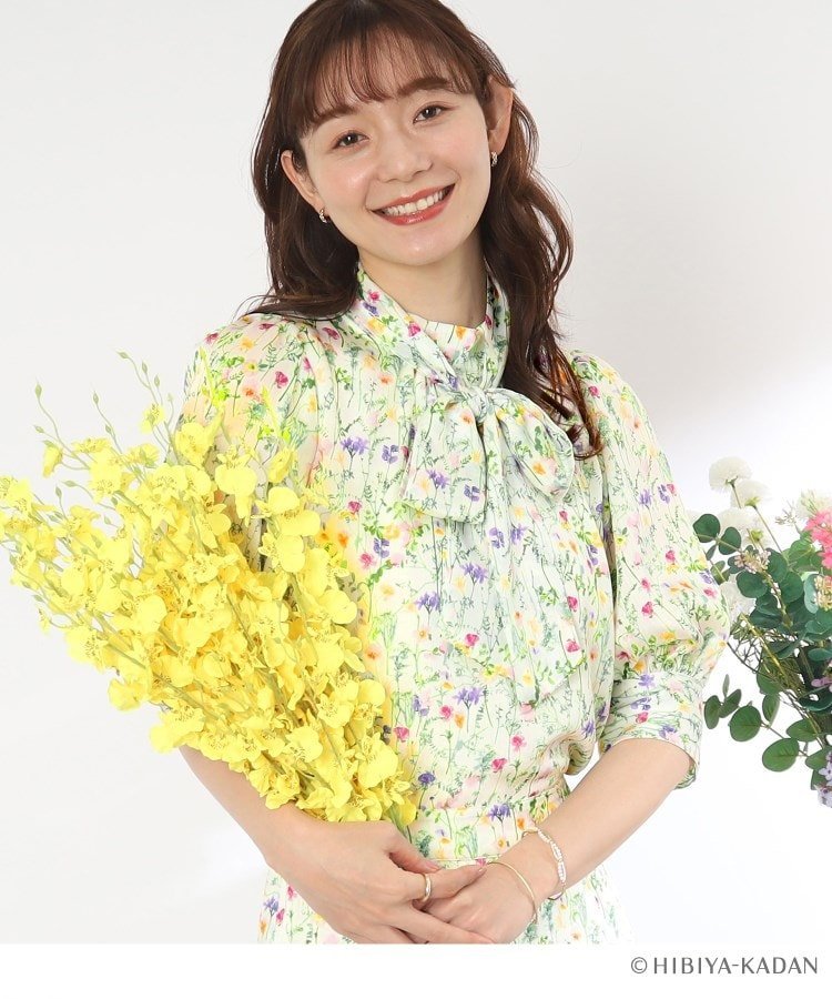 【SALE／72%OFF】ITS' DEMO 【日比谷花壇コラボ/2サイズ展開/パフ袖/SETUP可/同素材ボトムアリ/微光沢/裏地アリ】小花楊柳ブラウス イッツデモ トップス シャツ・ブラウス ホワイト イエロー パープルのサムネイル