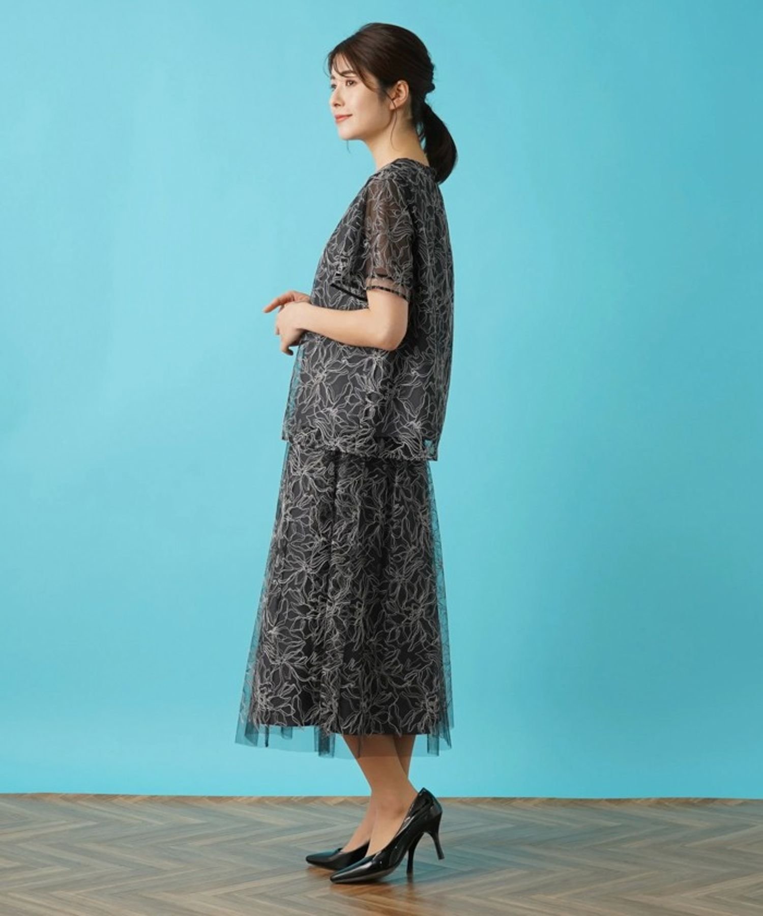 Leilian フラワー刺繍半袖プルオーバーブラウス レリアン トップス シャツ・ブラウス グレー