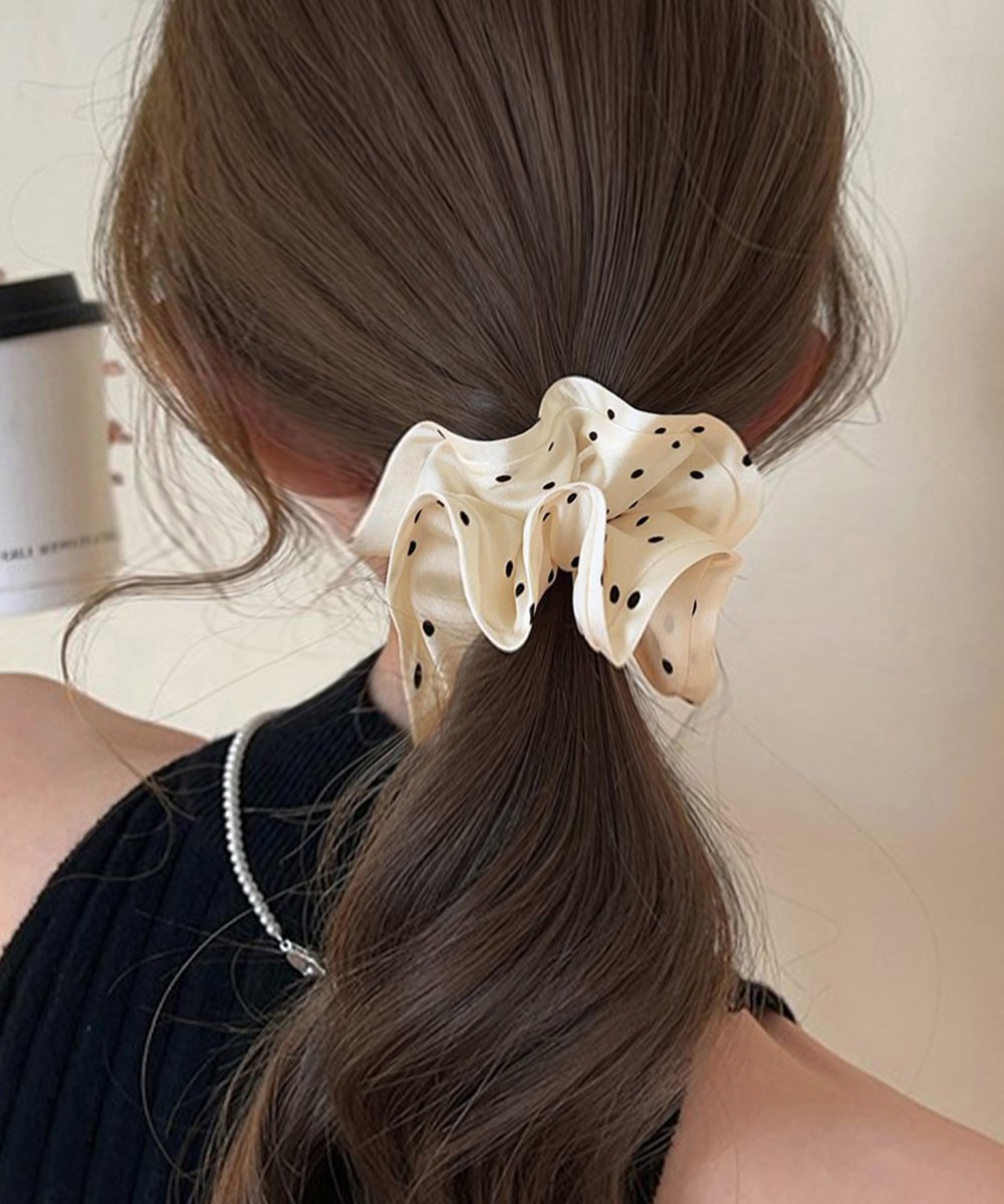 【SALE／35%OFF】miniministore ドット柄シュシュ ヘアゴム 髪飾りグッズ ミニミニストア ヘアアクセサリー その他のヘアアクセサリー ブラック