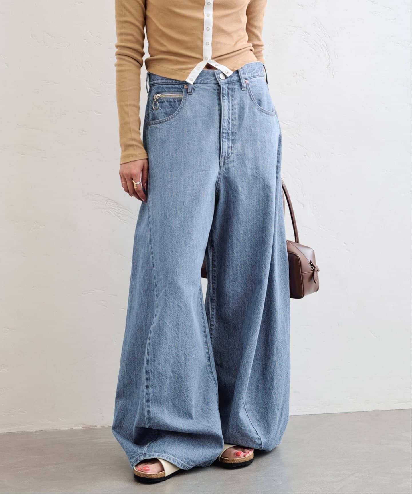 U by SPICK&SPAN 《追加》フローストルーズバレルレッグデニム ユーバイスピックアンドスパン パンツ ジーンズ・デニムパンツ ピンク ブルー【送料無料】のサムネイル